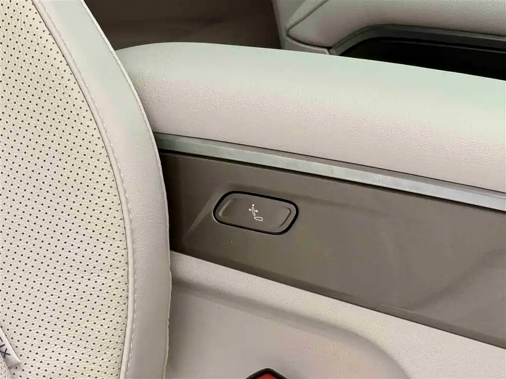 Volkswagen Viloran 2023 380TSI Prestige Edition фото 16