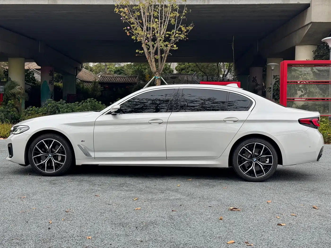 BMW 5 Series 2022 Facelift II 530Li Premium Package M Sport фото 7