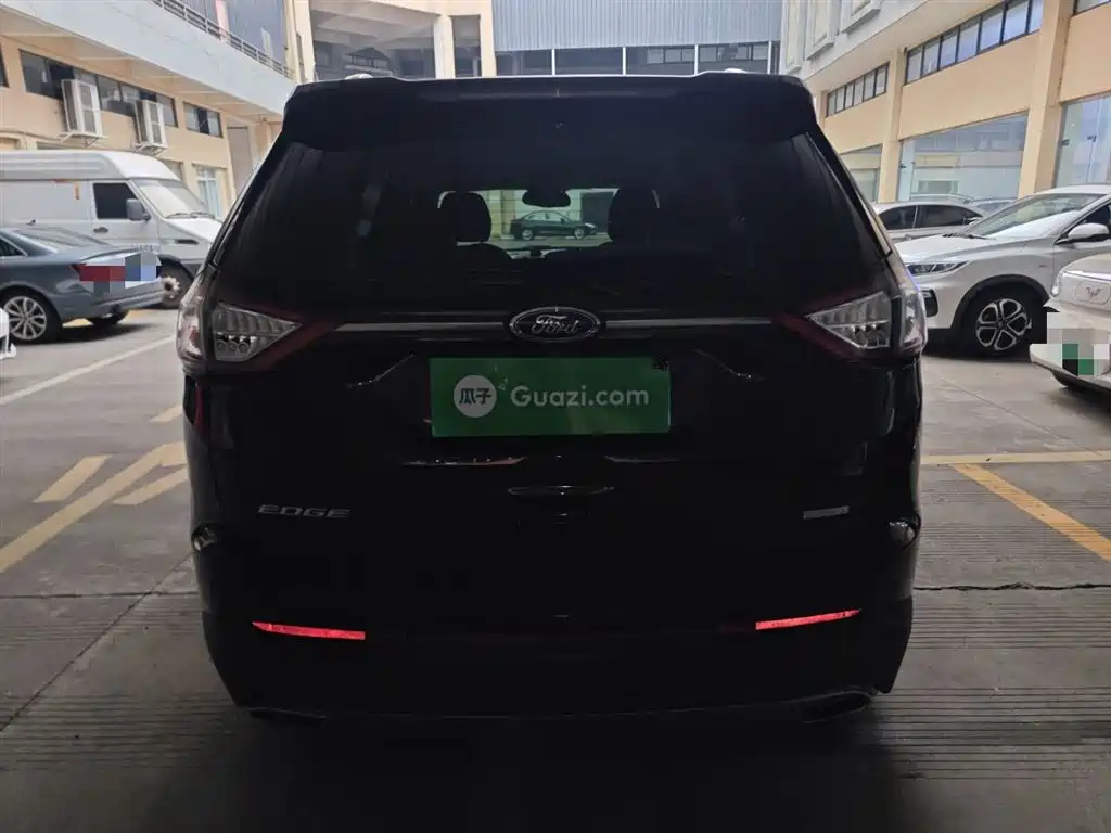 Фото 6 - Ford Edge