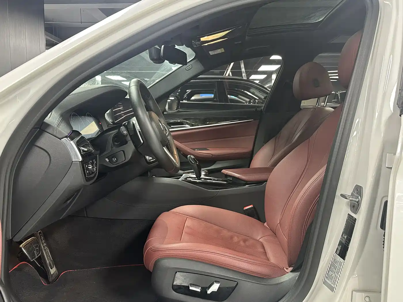 BMW 5 Series 2019 530Li Premium M Sport Package фото 5