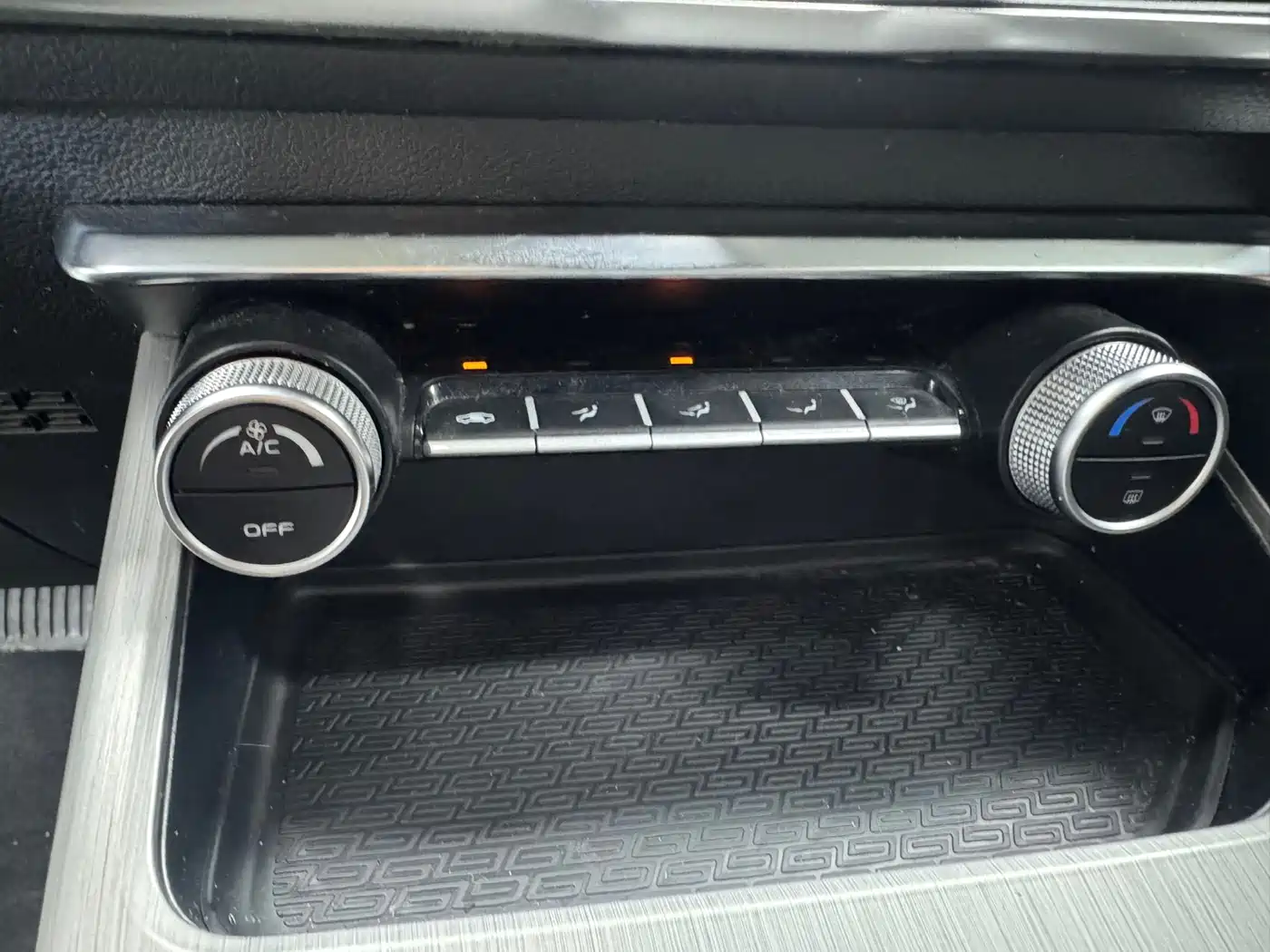 GEELY AUTOMOBILE BINYUE