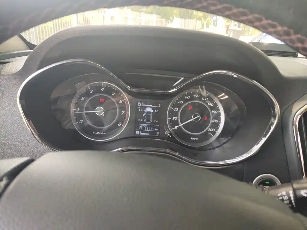 Baojun 560 2017 2016 1.8L iAMT Luxury