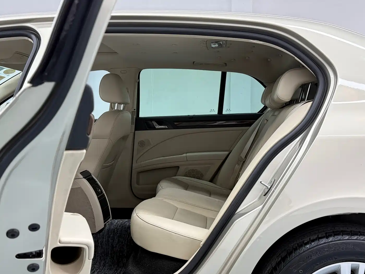 Škoda Superb 2013 1.8TSI Automatic Elegance Edition фото 5