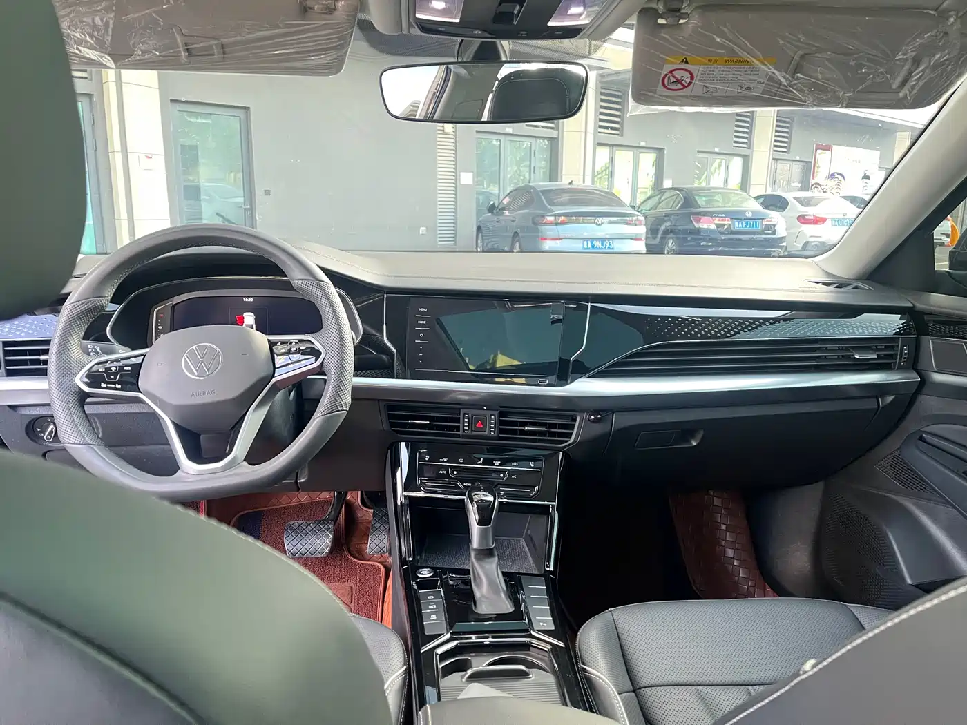 Volkswagen Passat 2024 380TSI Elite Edition фото 13