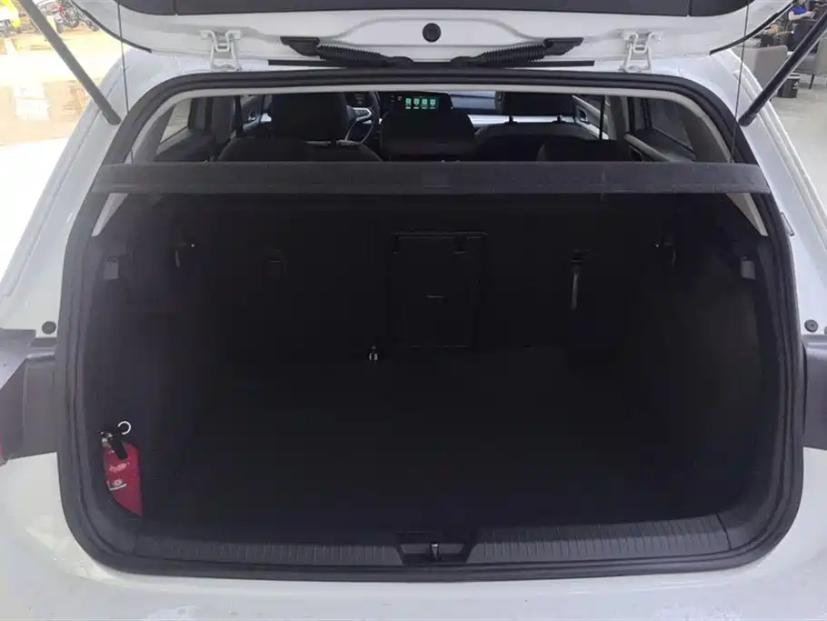Volkswagen Golf 2023 Facelift 280TSI DSG Pro фото 4