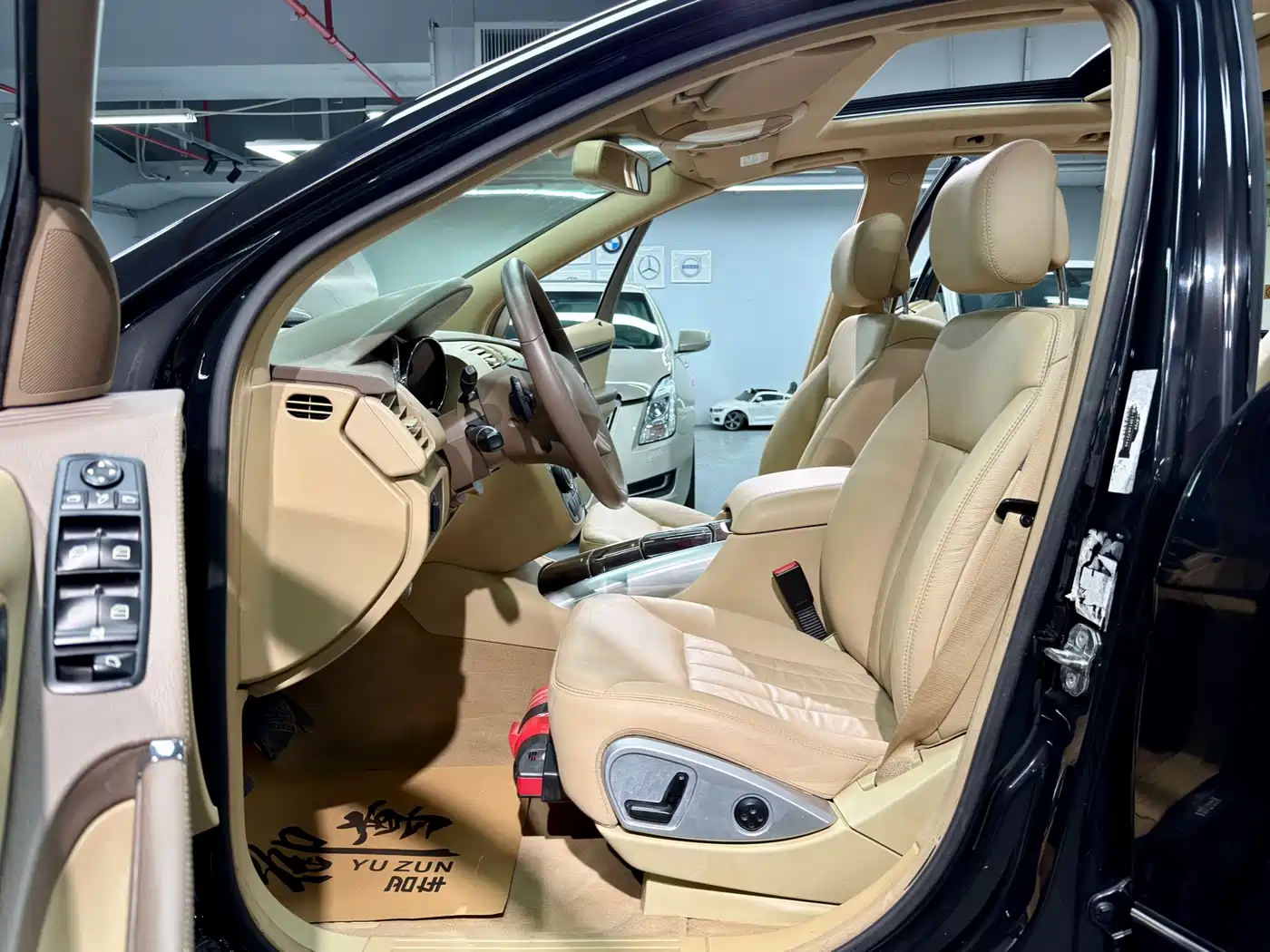 Mercedes-Benz R-Class 2010 R 350 L 4MATIC фото 8