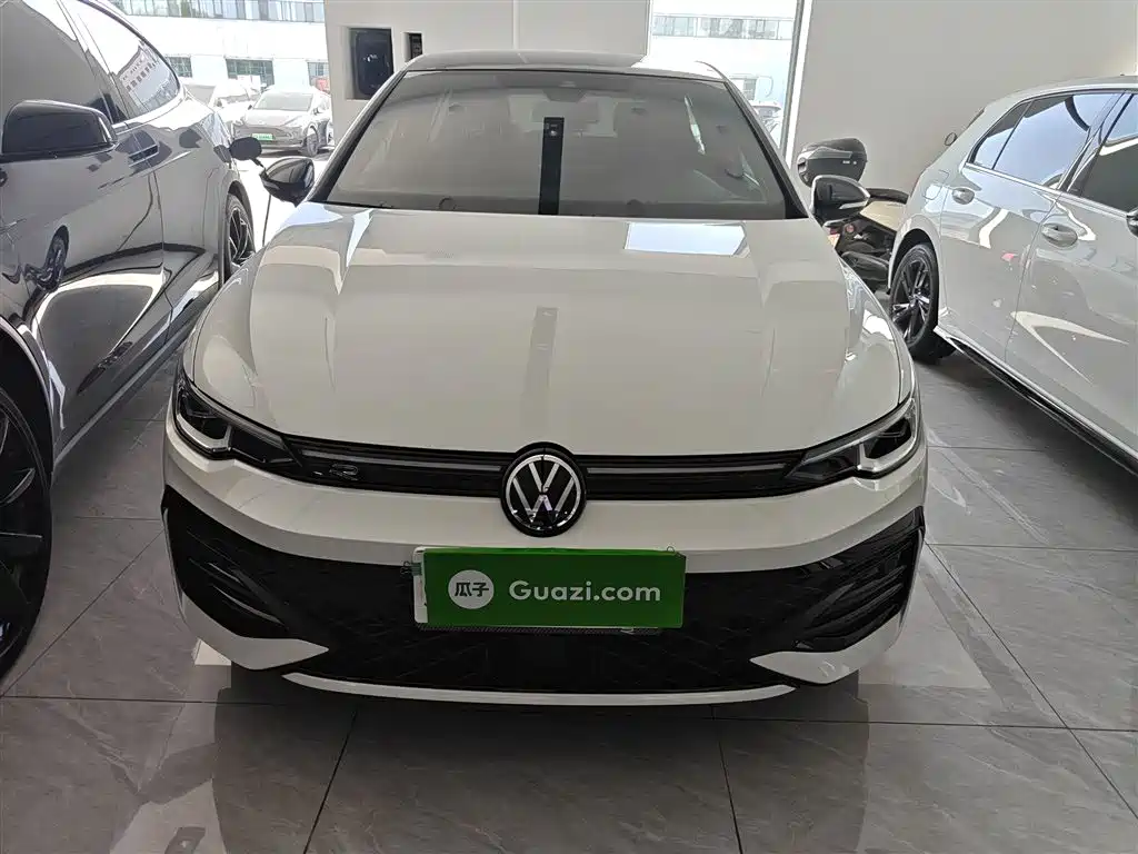 Volkswagen Golf 2026 300TSI R-Line фото 7