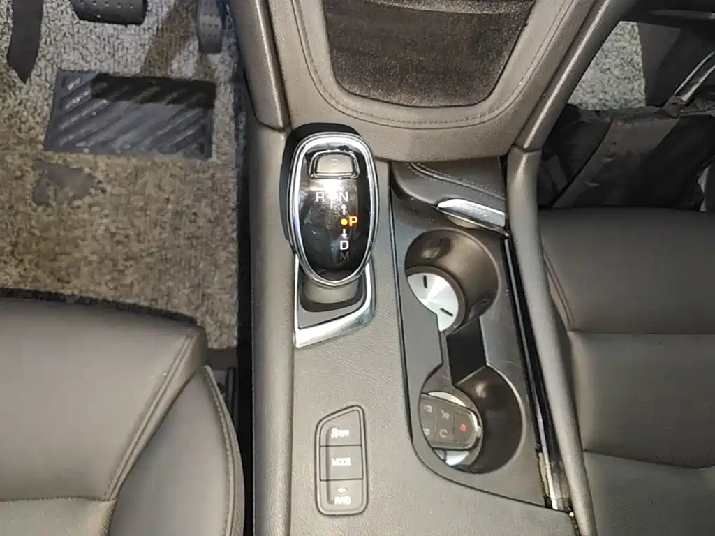 Photo 14 - Cadillac XT5