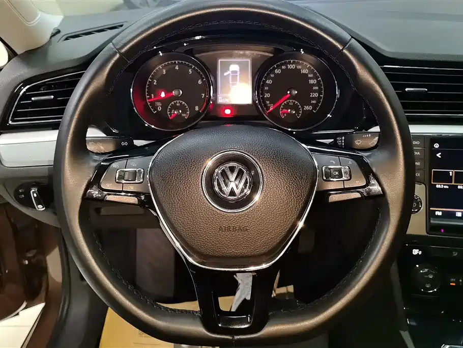 Volkswagen Lamando 2017 280TSI DSG Comfort Edition фото 15