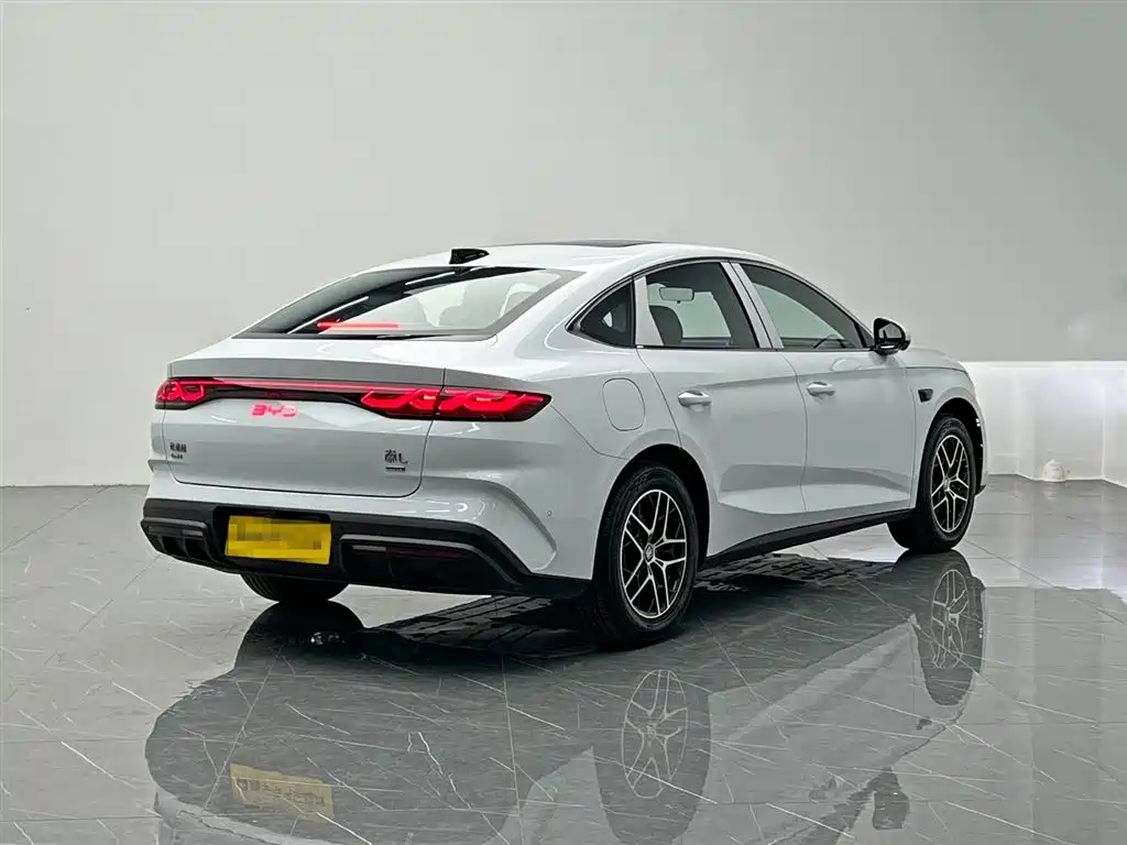 BYD Qin L 2026 Model DM-i 210KM Superior Edition фото 6