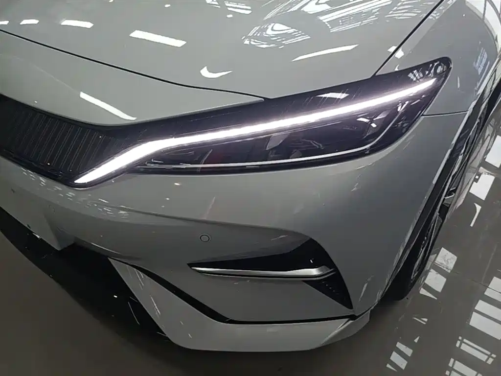 BYD Song L EV 2025 Smart Driving Edition 662km Lidar Excellence фото 24