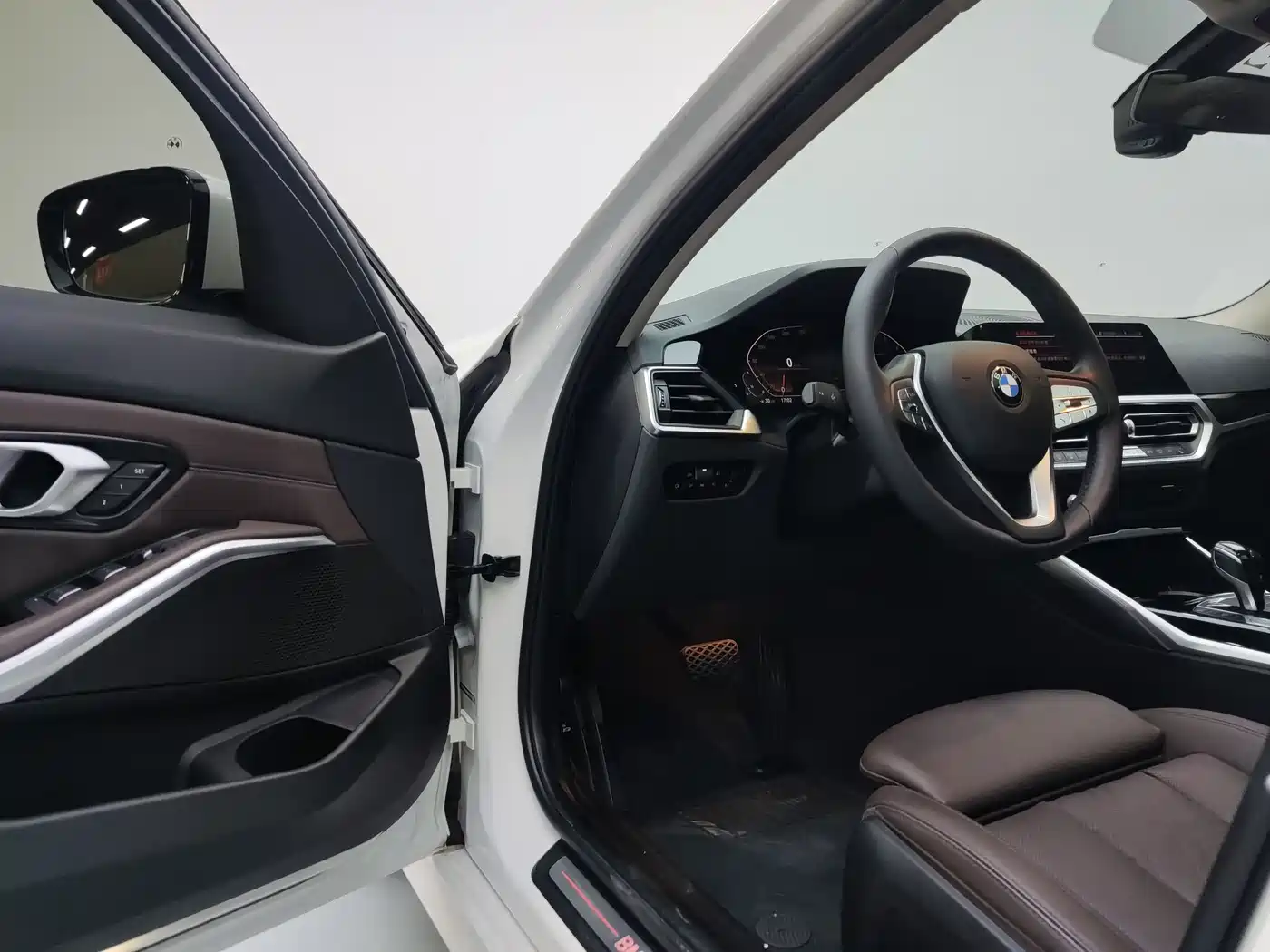BMW 3 Series 2022 Facelift 320i Sport Package фото 10