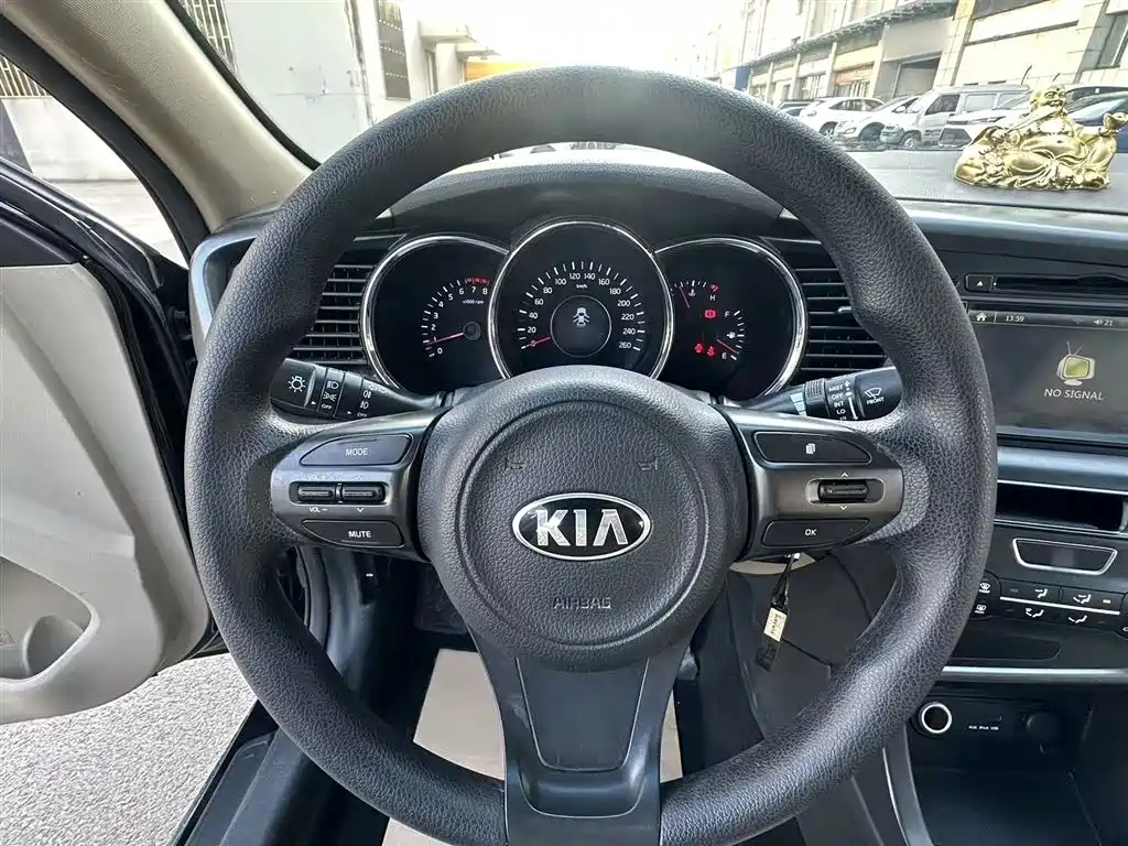 Kia K5 2014 2.0L Manual GL фото 7