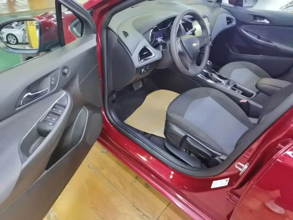 Chevrolet Cruze 2018 2018 320 Automatic Pioneer Sunroof Edition