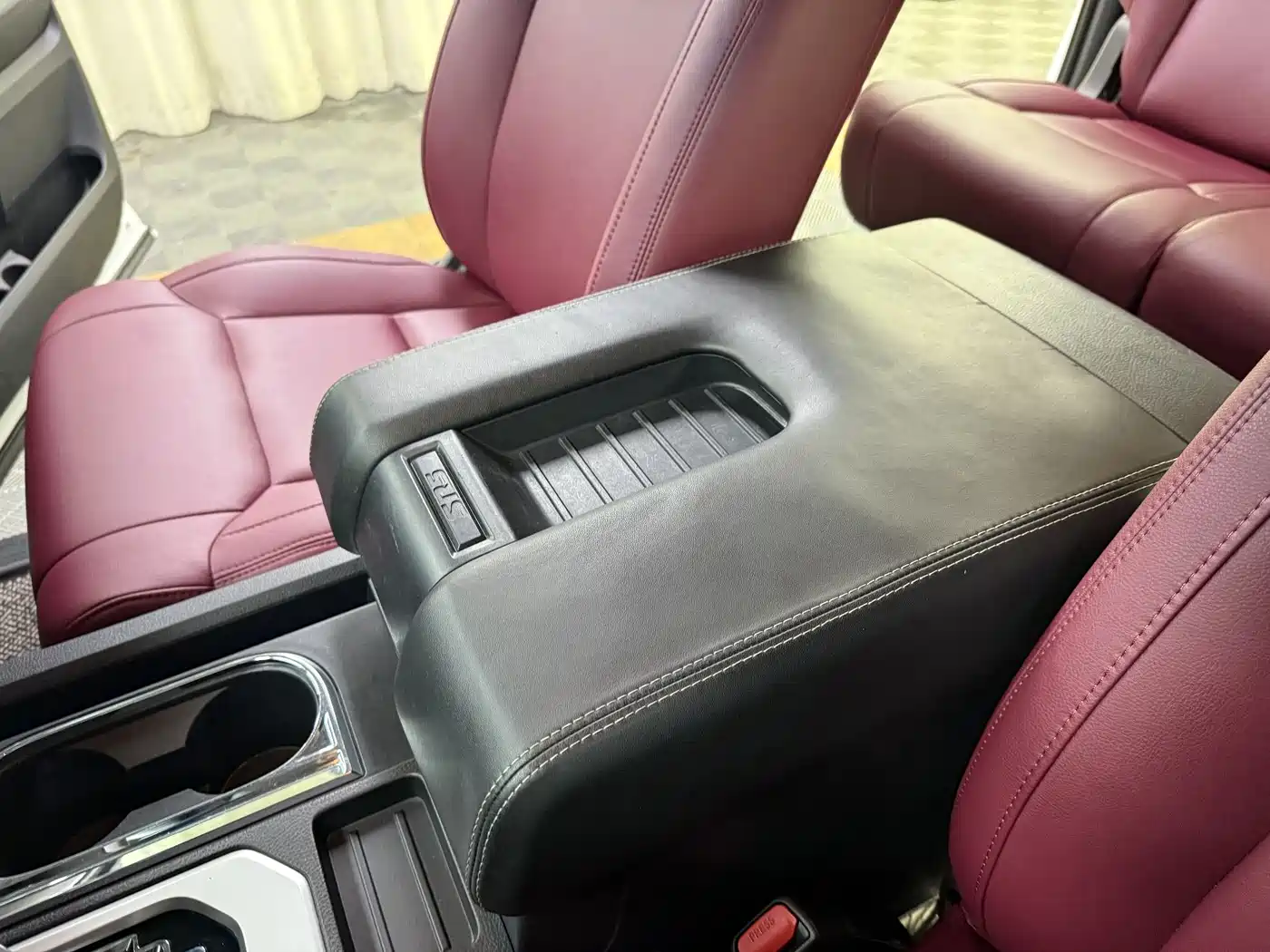 Toyota Tundra 2014 5.7L TRD Pro фото 35