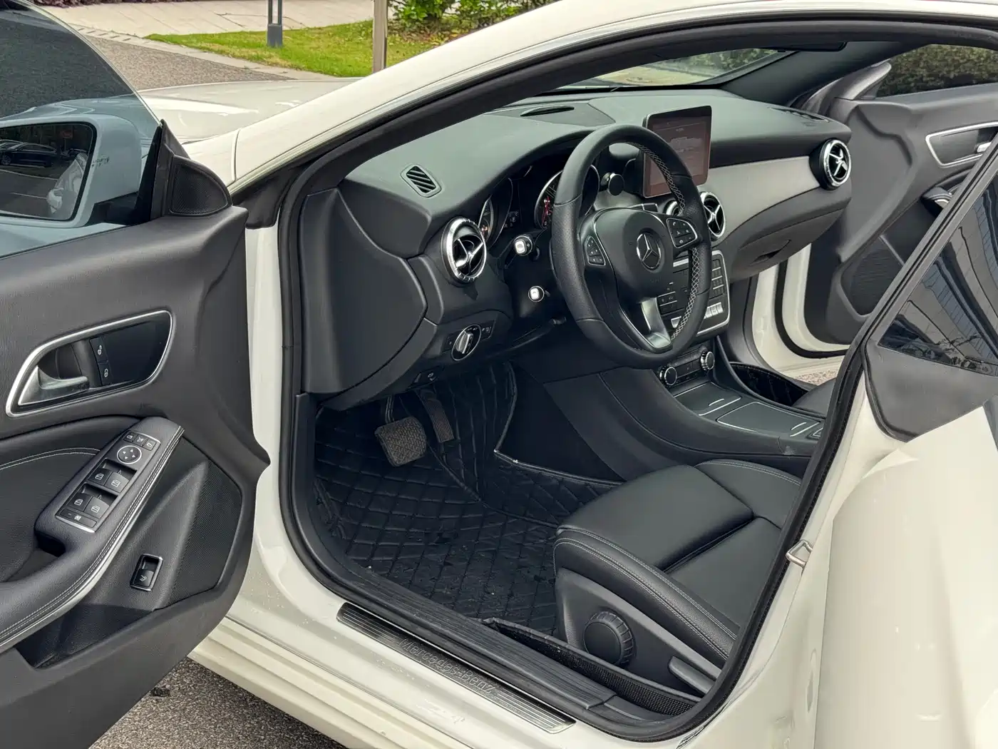Mercedes-Benz CLA (Import) 2018 CLA 200 Dynamic Edition фото 20