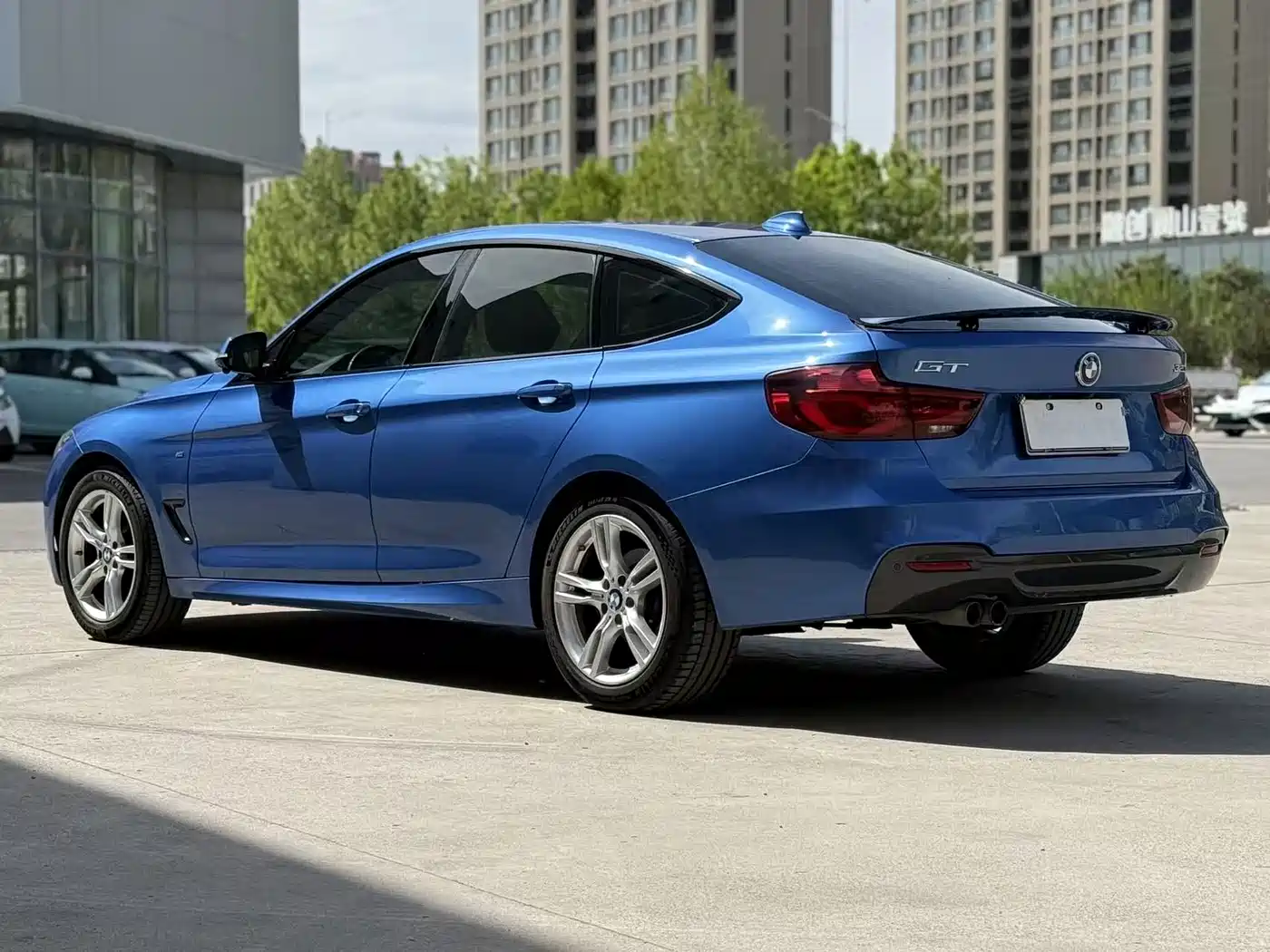 BMW 3 Series GT 2019 320i M Sport Package фото 10