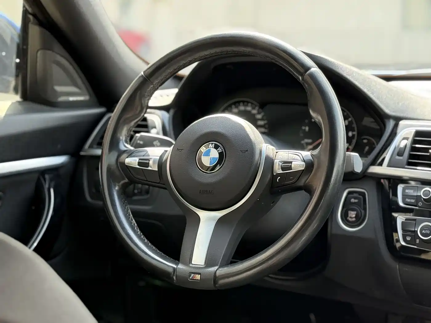 BMW 3 Series GT 2019 320i M Sport Package фото 6