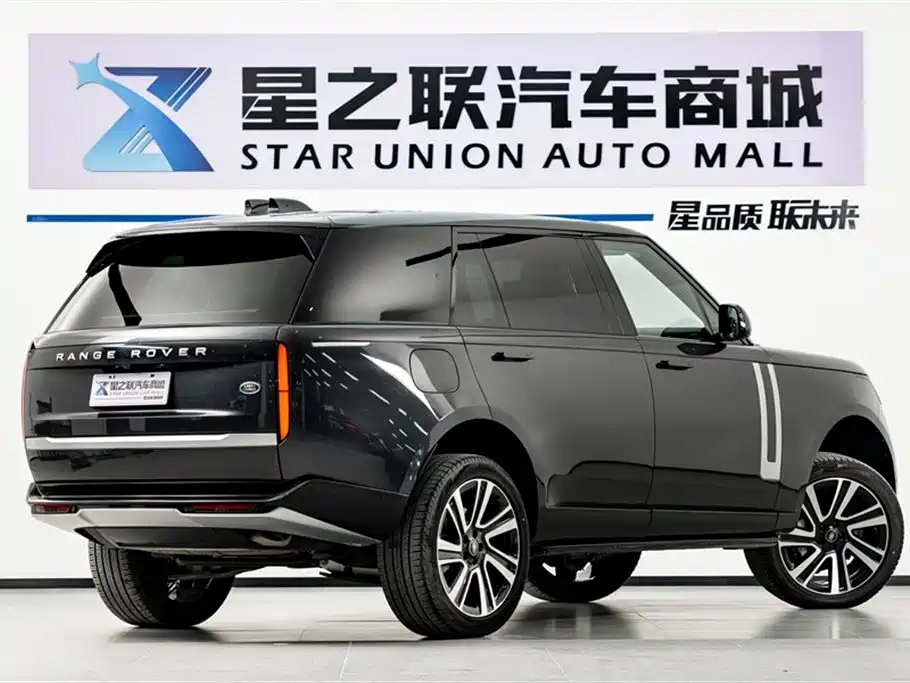 Land Rover Range Rover 2024 3.0 L6 400PS Genesis Extended фото 6