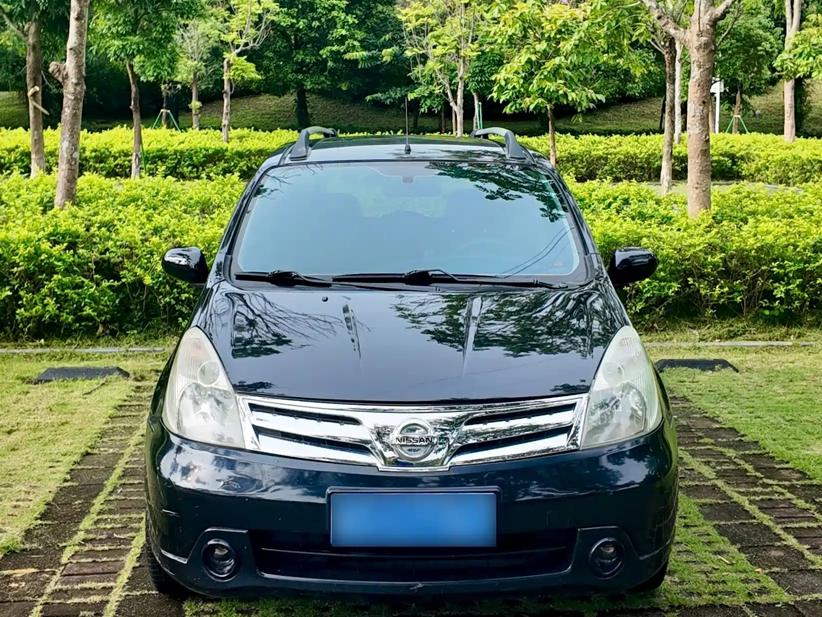 صورة 34 - Nissan Livina