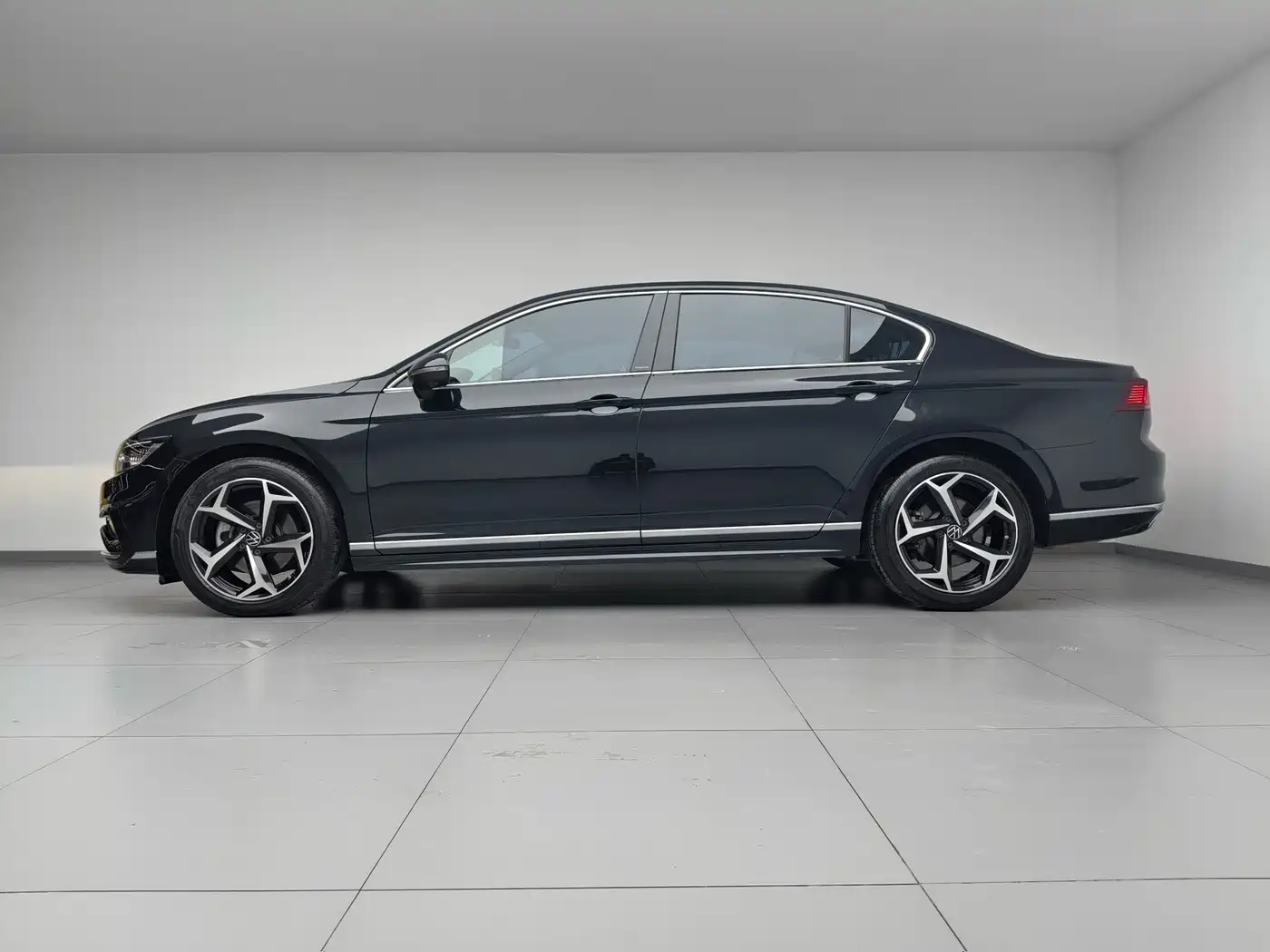 Volkswagen Magotan 2025 2025 Popular Edition 330TSI DSG Luxury