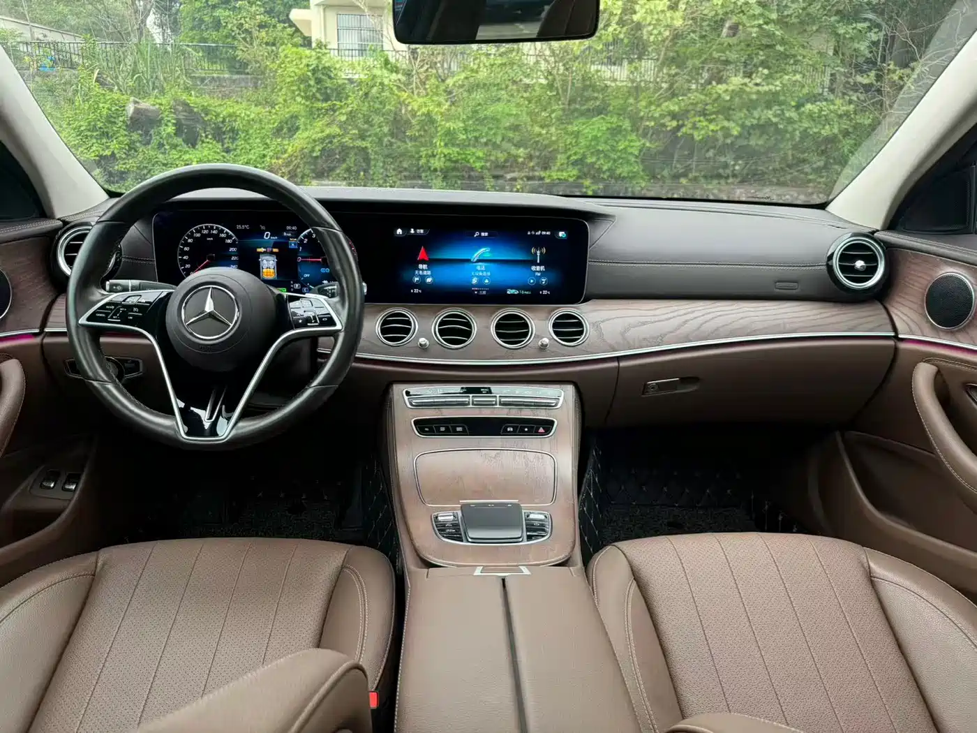 Mercedes-Benz E-Class New Energy 2022 E 350 e L Plug-in Hybrid Sedan фото 7