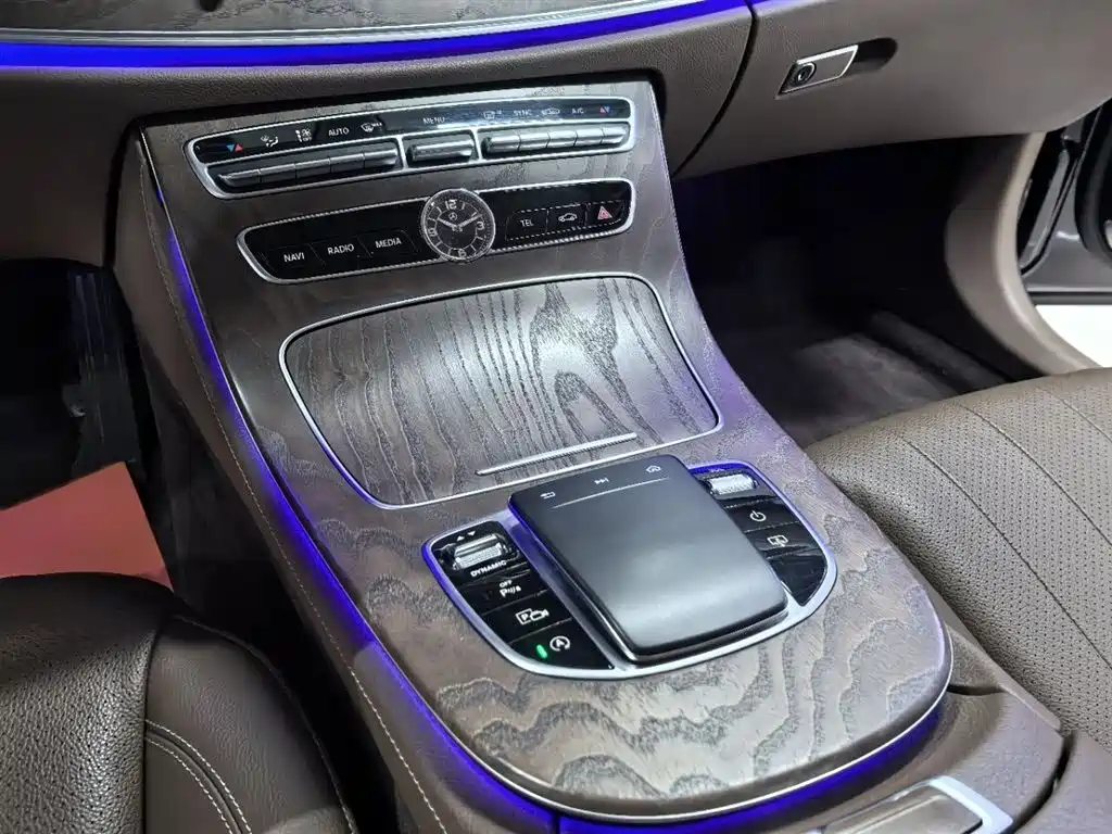 Mercedes-Benz E-Class 2019 E 300 L Luxury фото 13