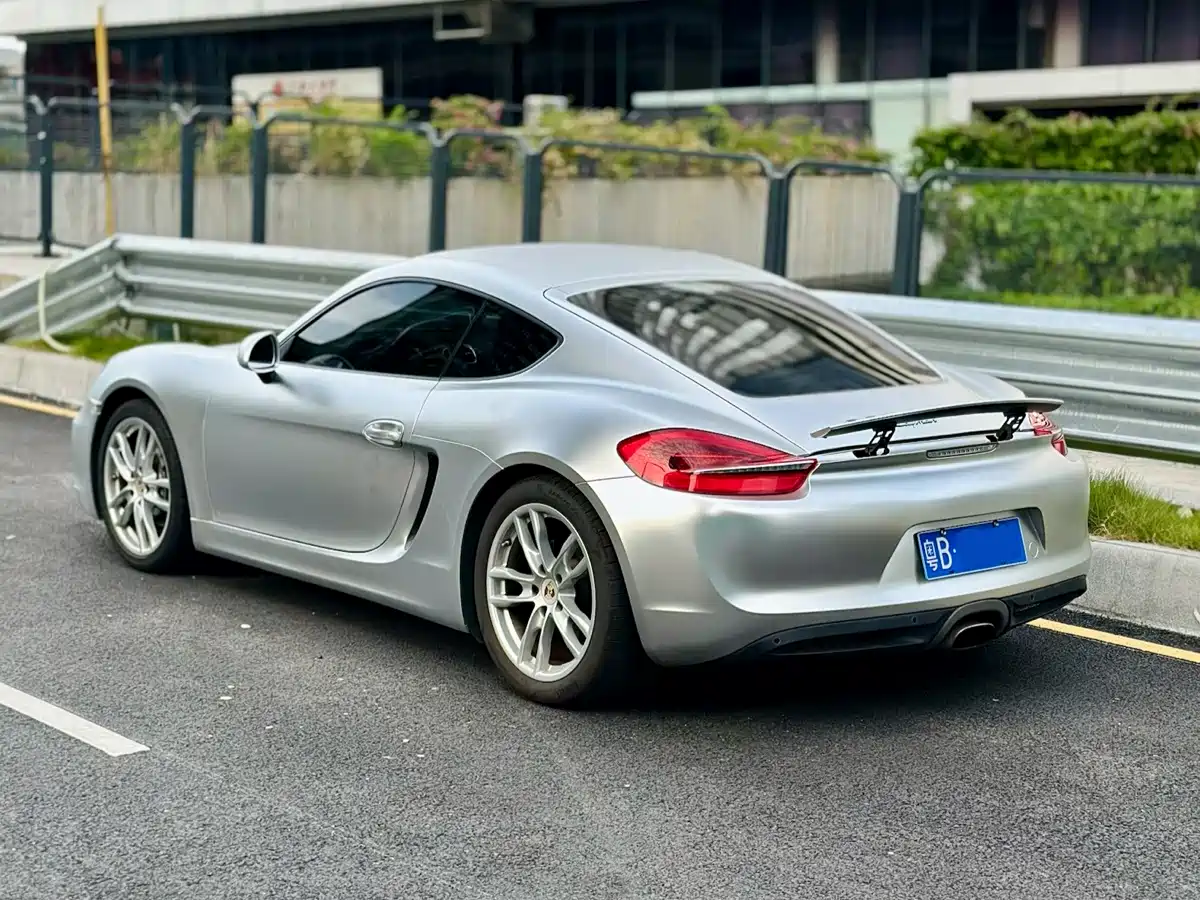Photo 4 - Porsche Cayman