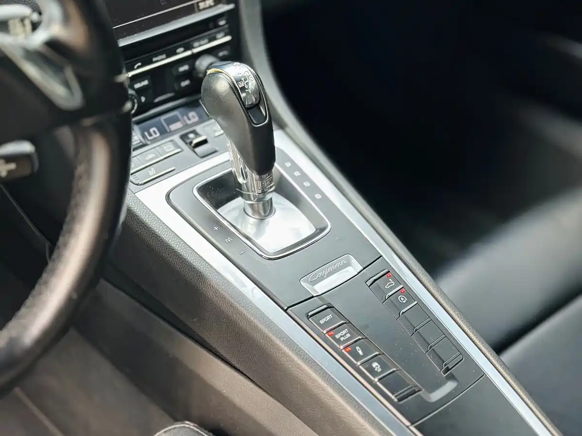 Photo 9 - Porsche Cayman