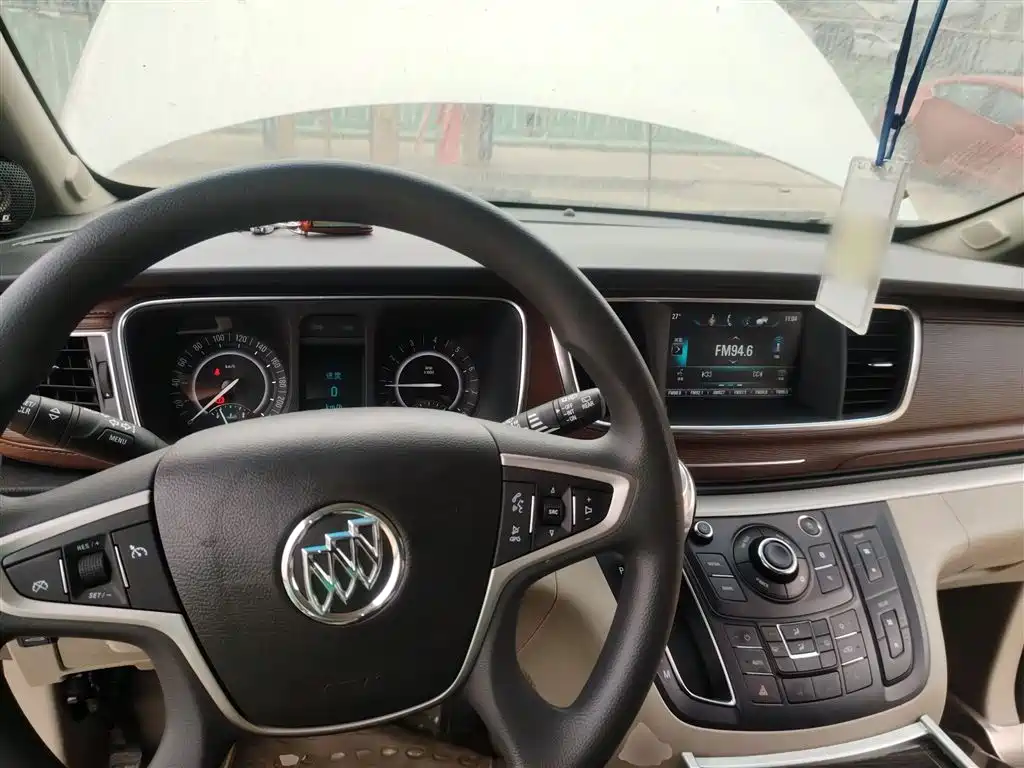 Buick GL8 2018 28T Comfort China VI фото 6