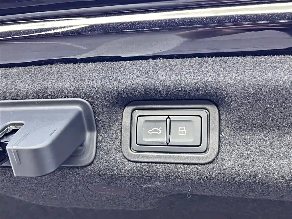 Audi A7L 2024 45 TFSI quattro Premium Luxury фото 12