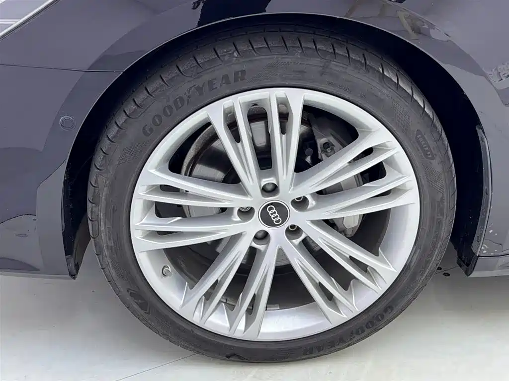 Audi A7L 2024 45 TFSI quattro Premium Luxury фото 14