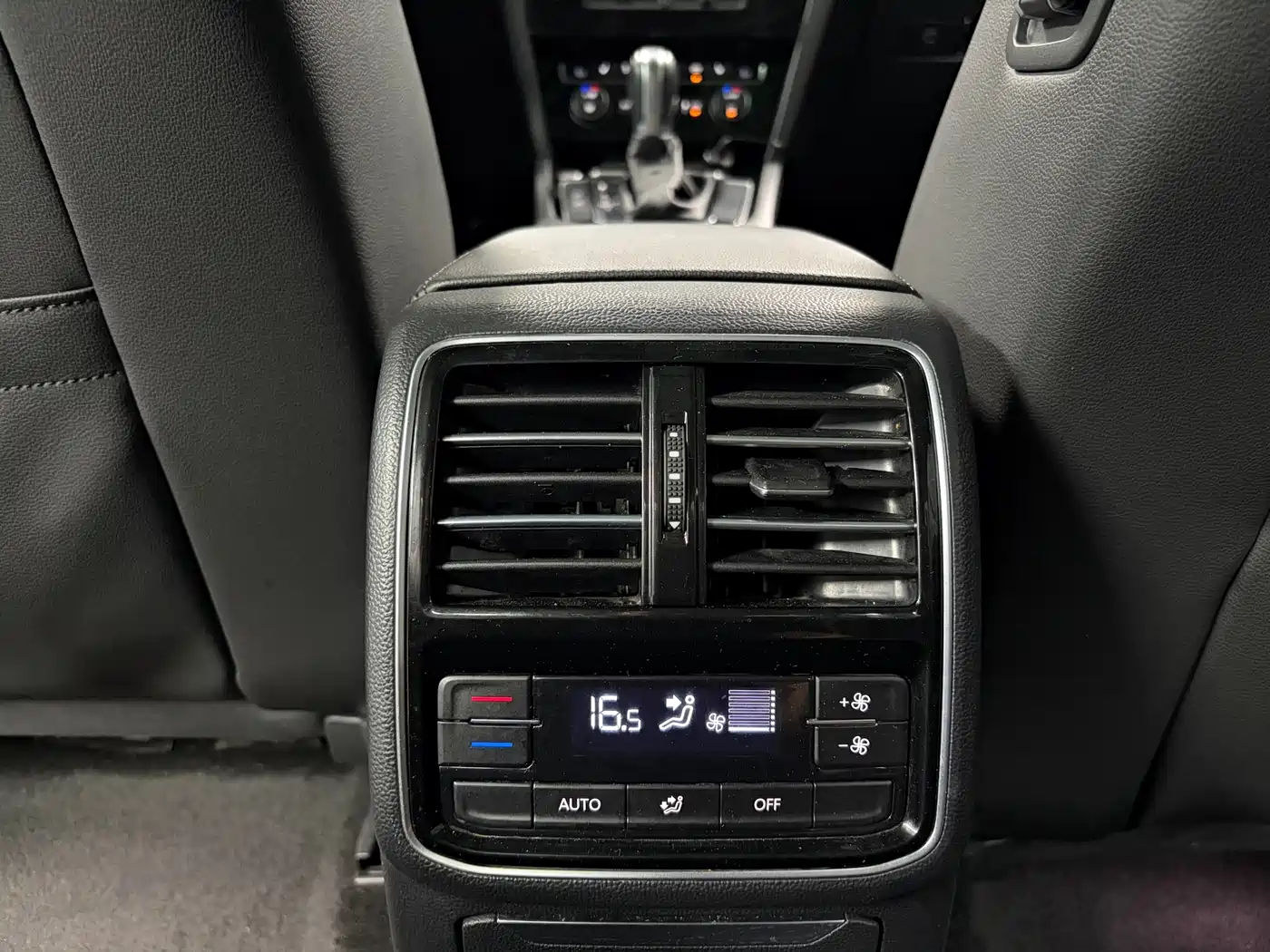 Volkswagen Magotan 2017 380TSI DSG Luxury фото 14