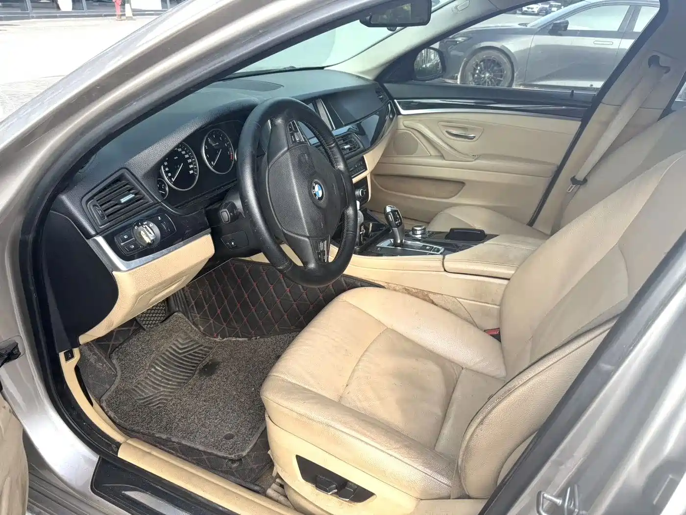 Photo 4 - BMW 5 Series
