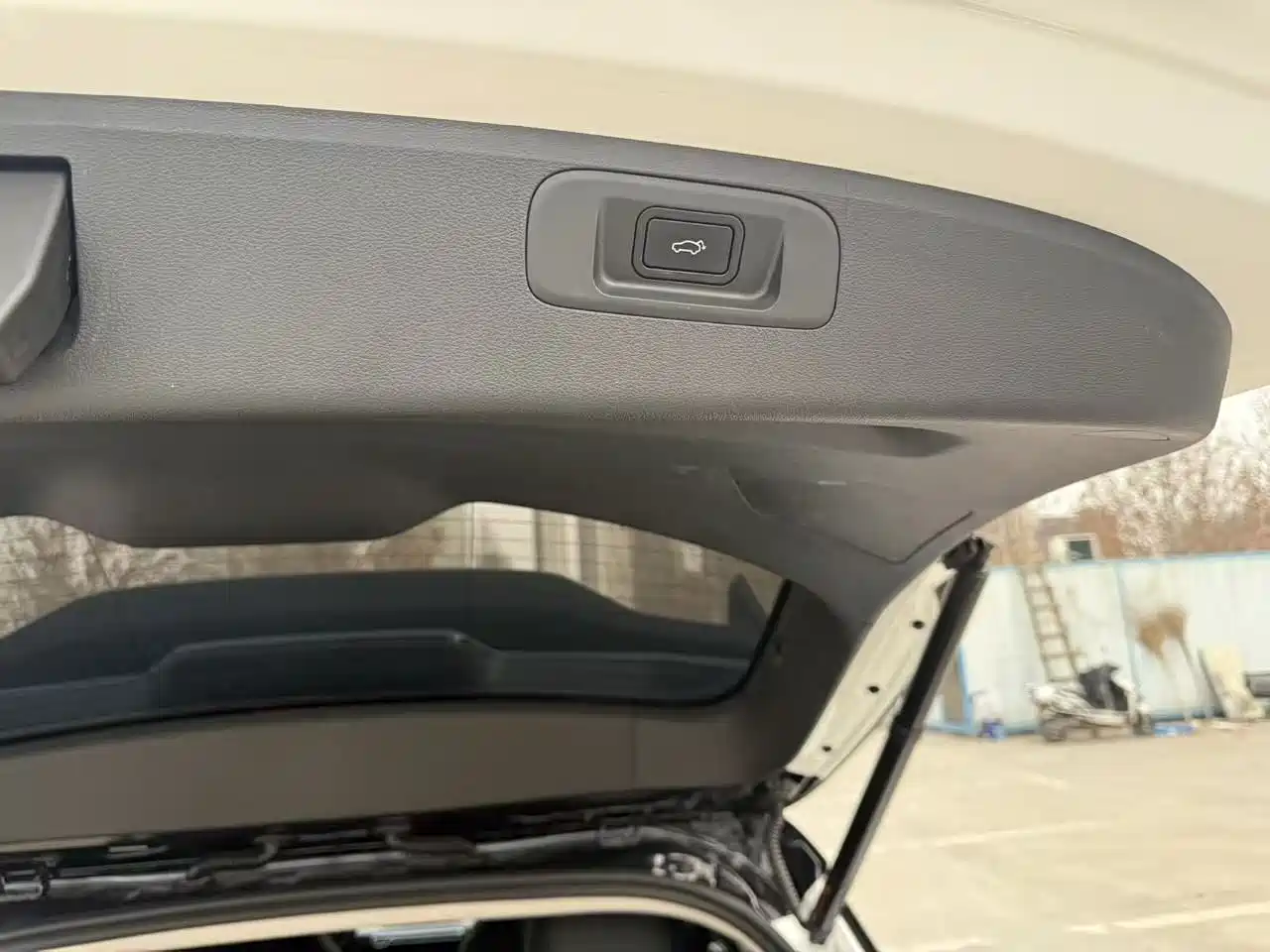 GEELY AUTOMOBILE BINYUE