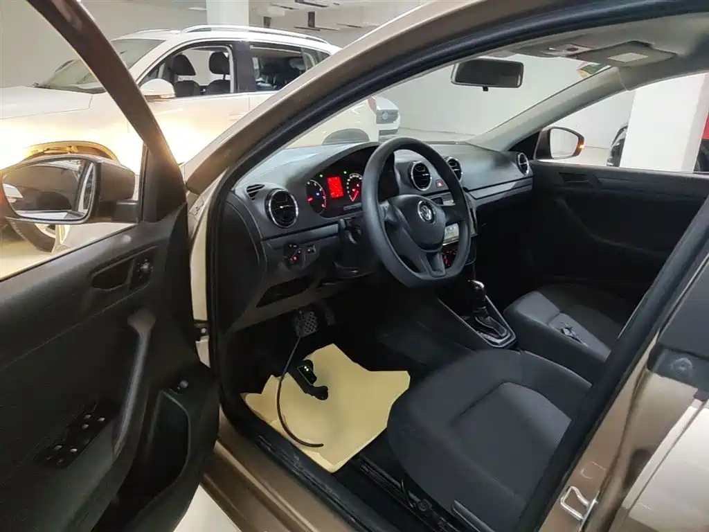 Volkswagen Jetta 2017 1.5L Automatic Fashion фото 16
