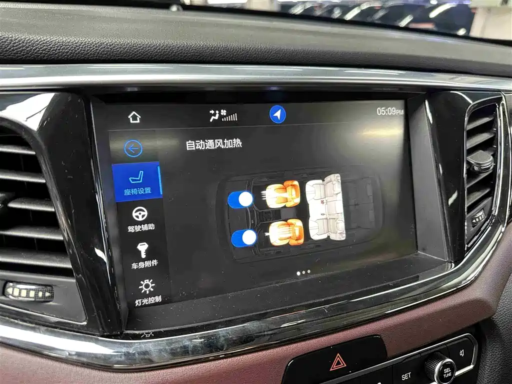 GAC Trumpchi Trumpchi GS8 2017 320T AWD Luxury Smart Connect (7-Seater) фото 15