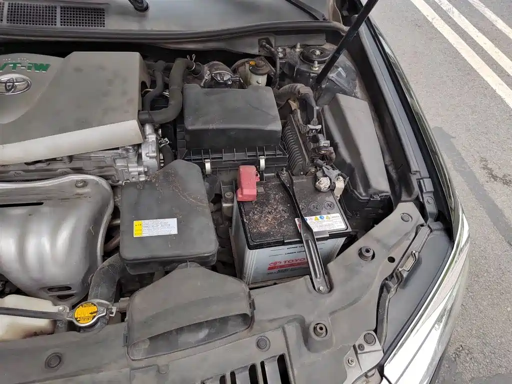 Toyota Camry 2015 2.0G Leading Edition фото 24