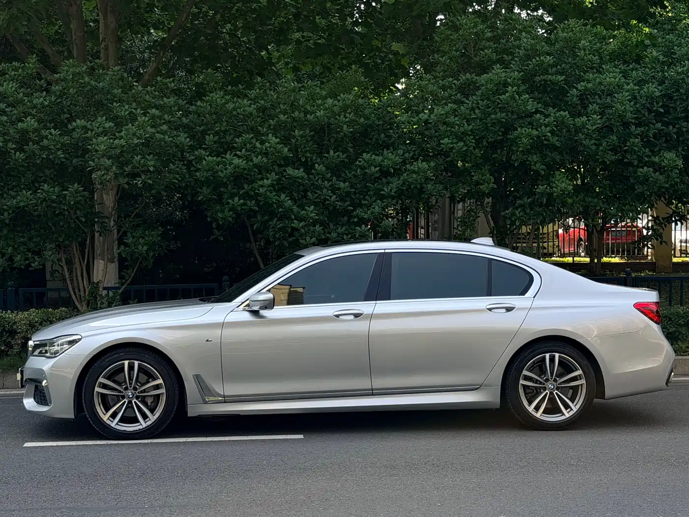 BMW 7 Series 2018 730Li Premium Type M Sport Package фото 3