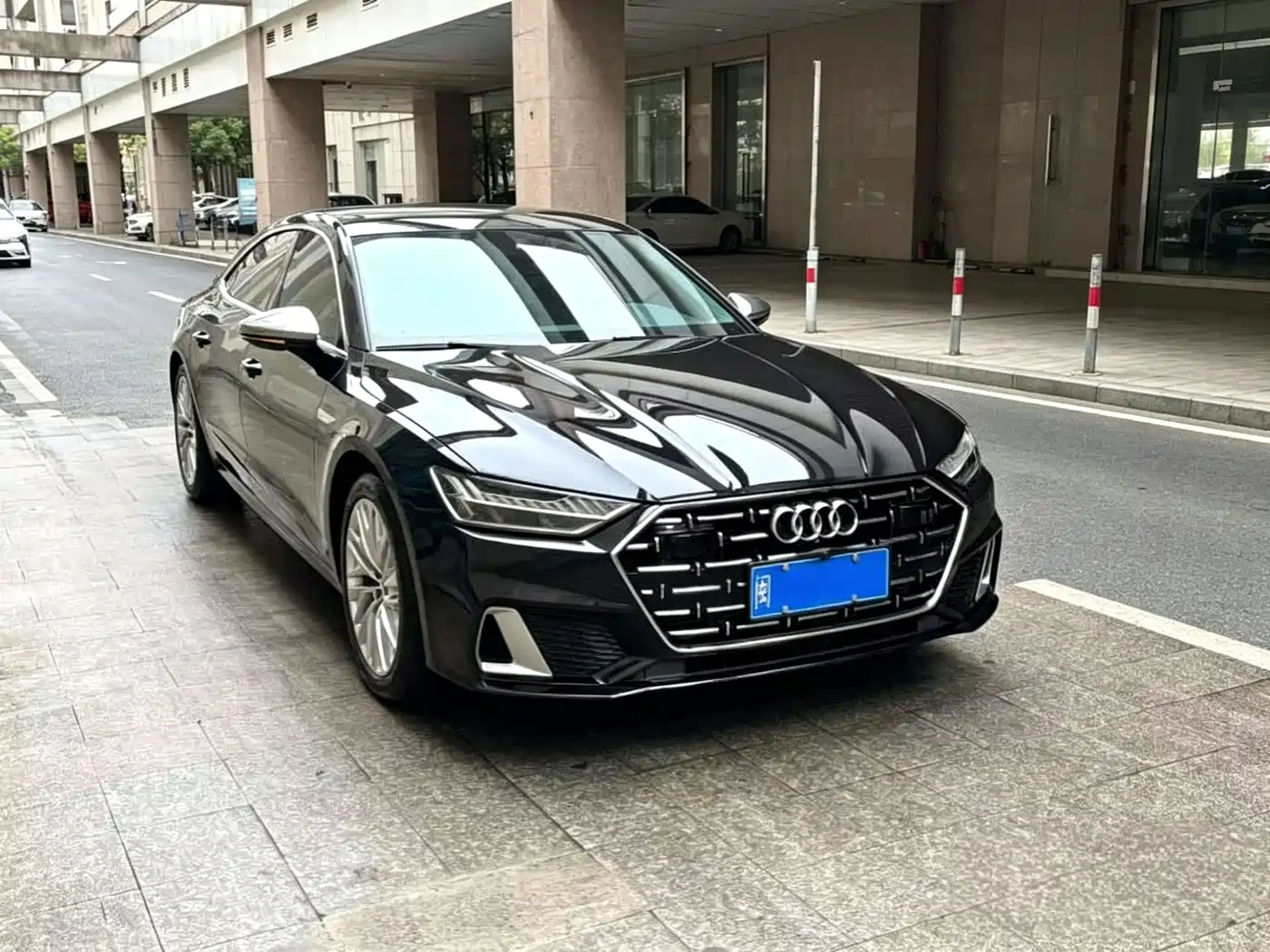 Audi A7L 2024 45TFSI S-line Dream Edition Crystal Package фото 3