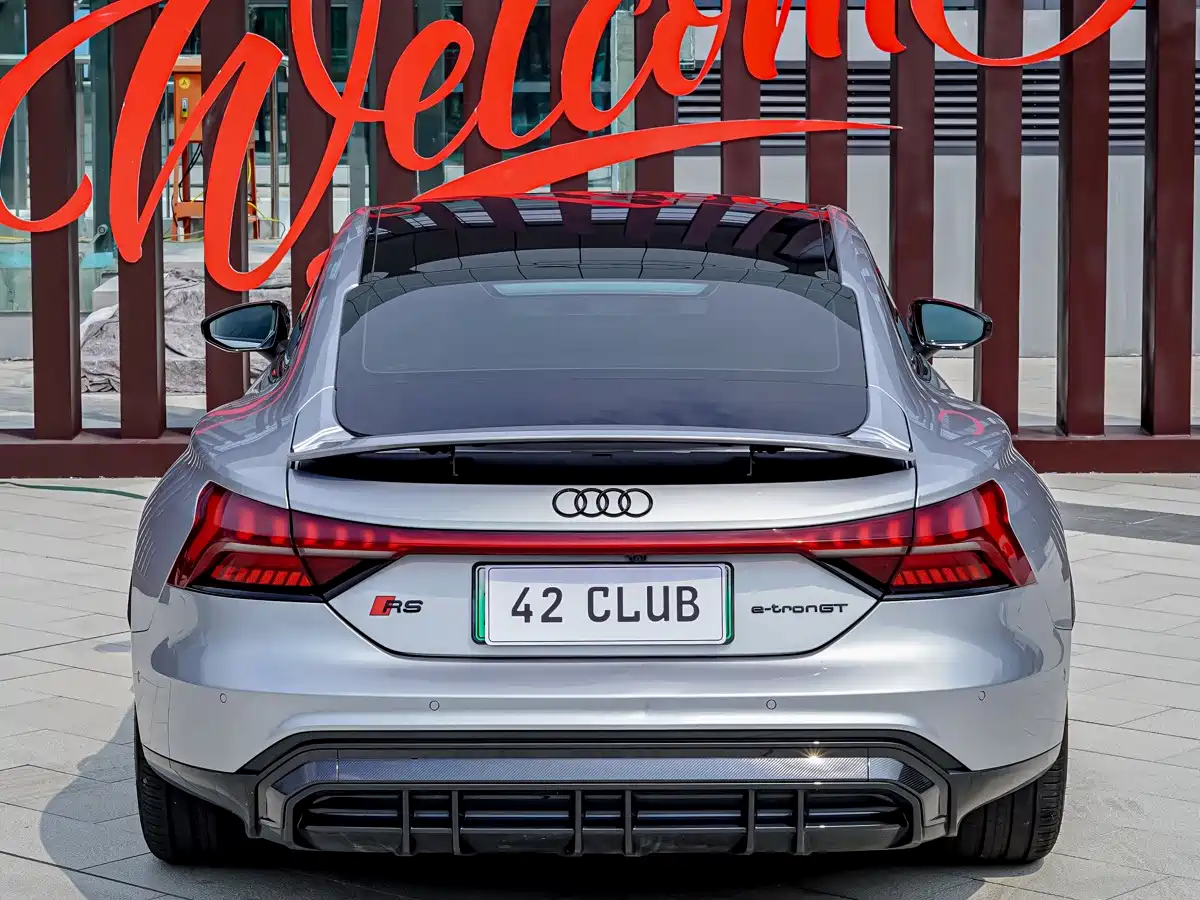 Audi e-tron GT 2024 2023 Base Model