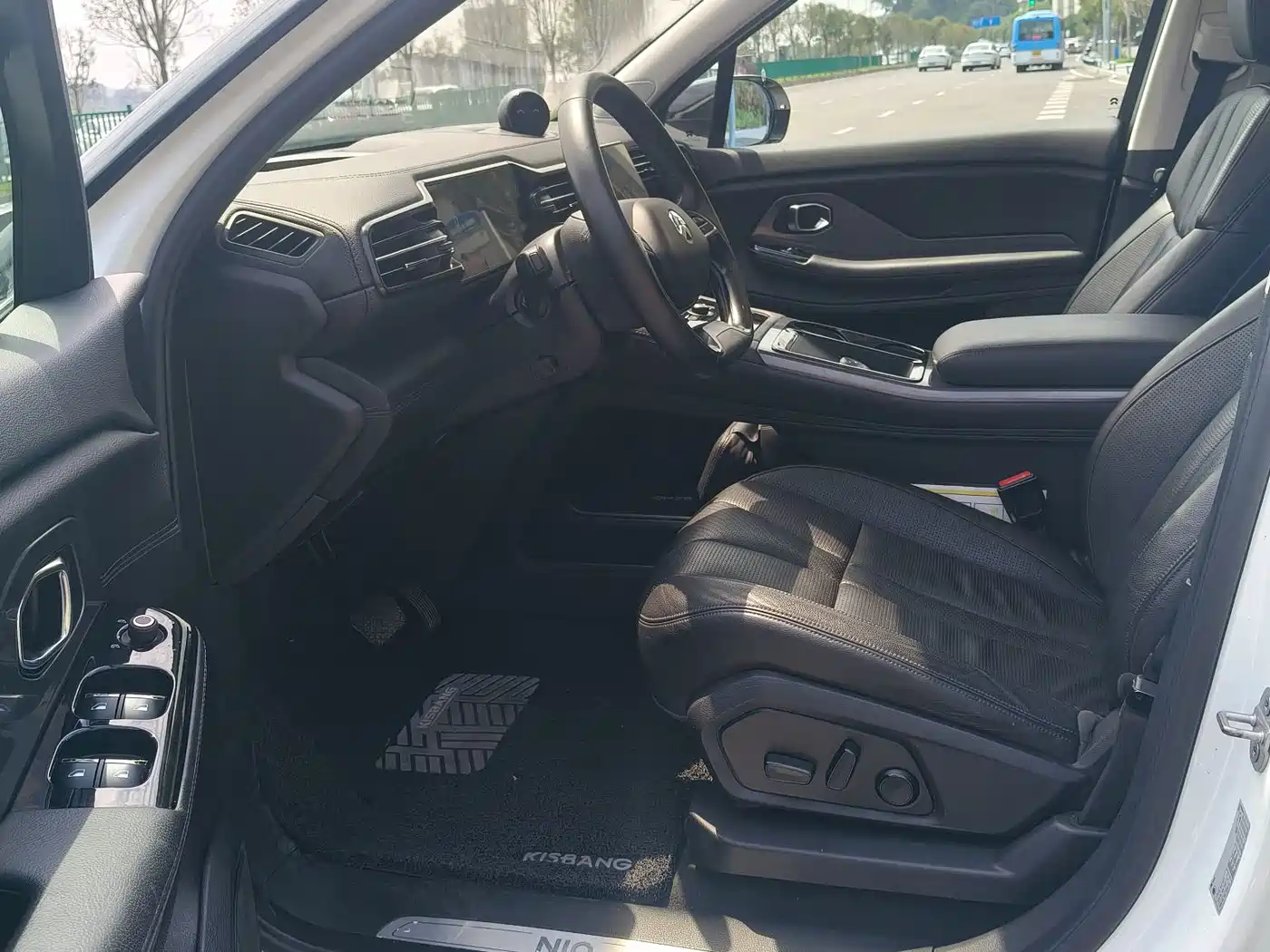 NIO ES8 2019 2018 355KM Base Model 7-Seater Version