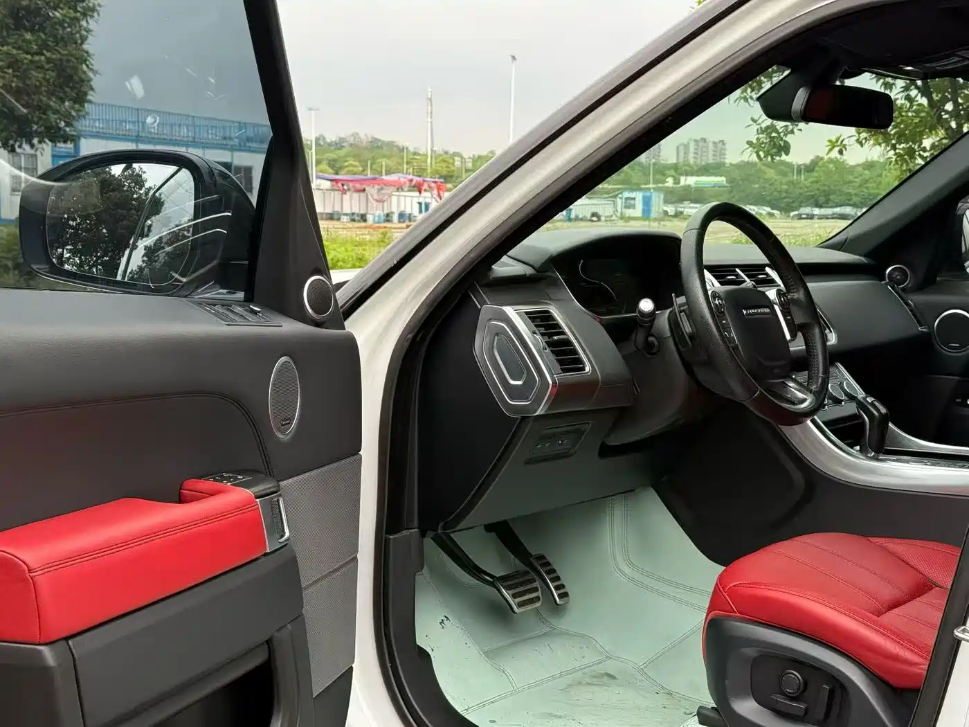 Land Rover Range Rover Sport 2016 Model 3.0 SC V6 HSE DYNAMIC фото 3