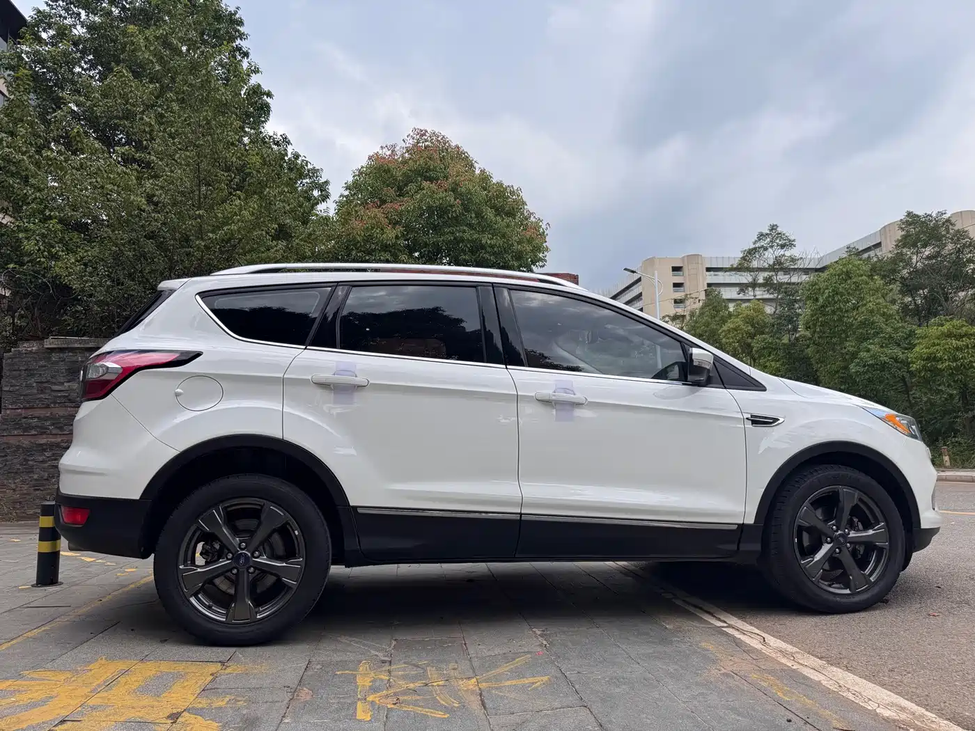 Ford Kuga 2019 2019 EcoBoost 180 FWD Luxury Edition China V