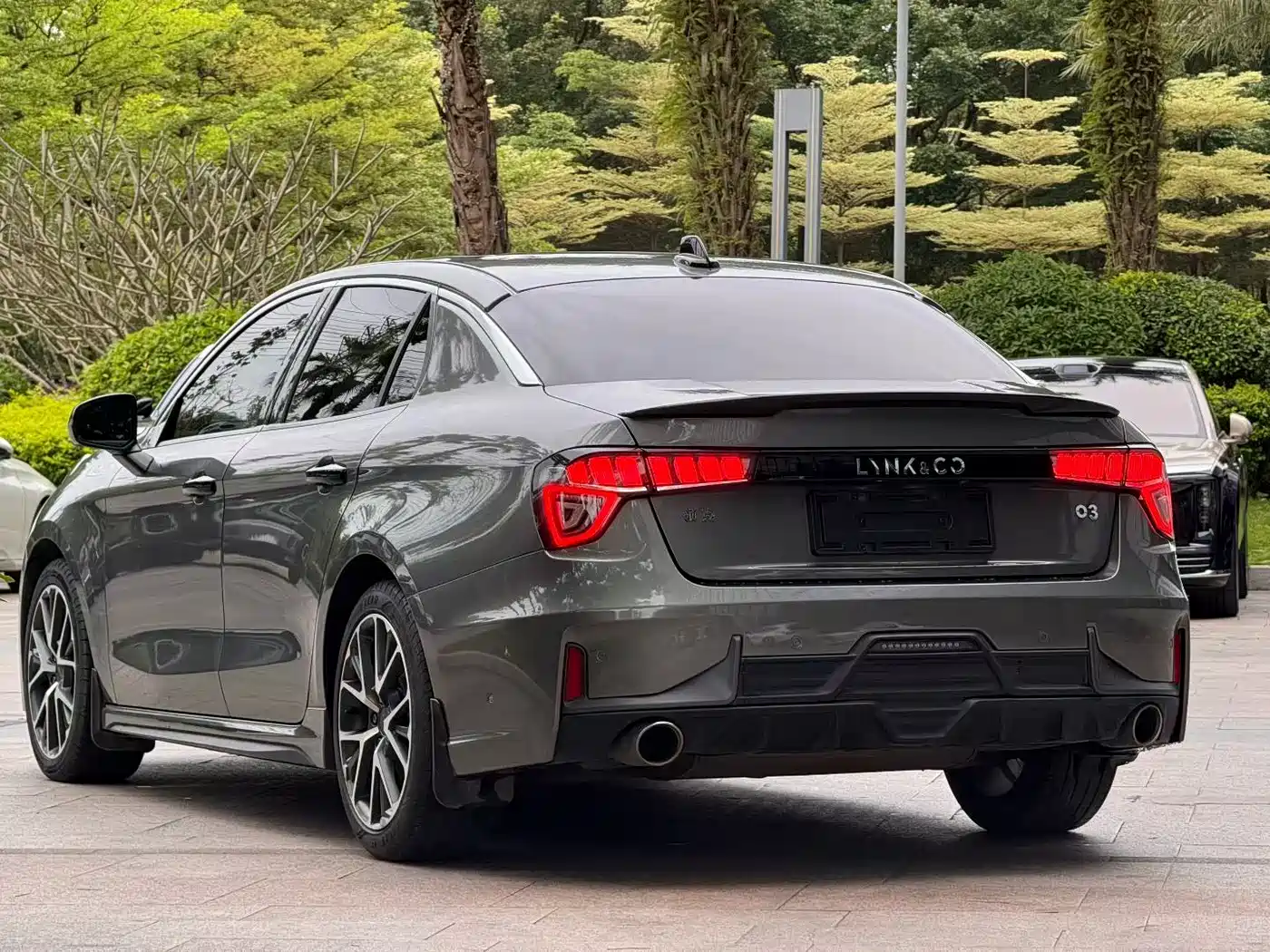 Lynk & Co 03 2021 2.0TD Auto Jin Champion Edition фото 4