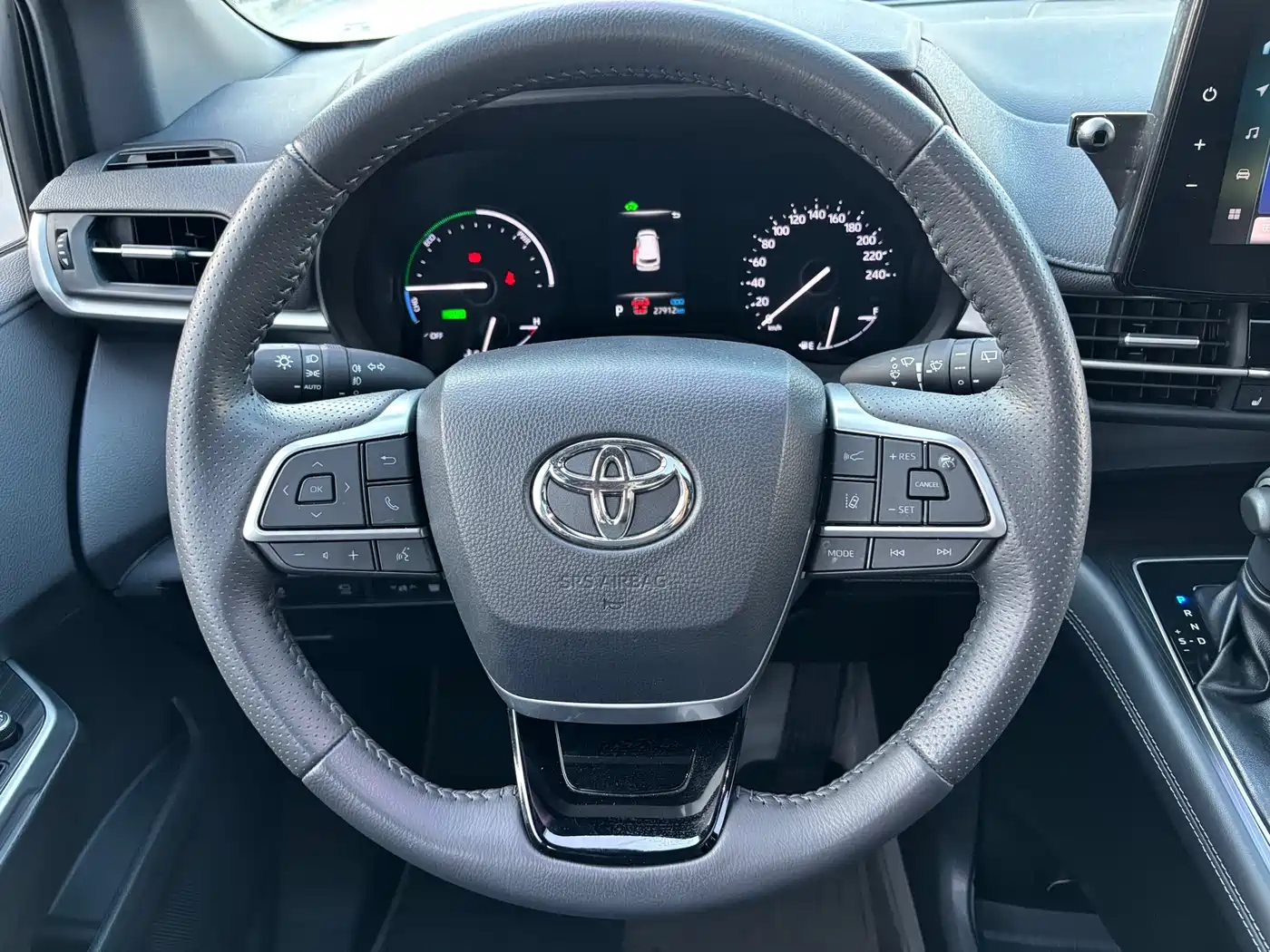Toyota Sienna 2024 2.5L Hybrid Premium Edition фото 12