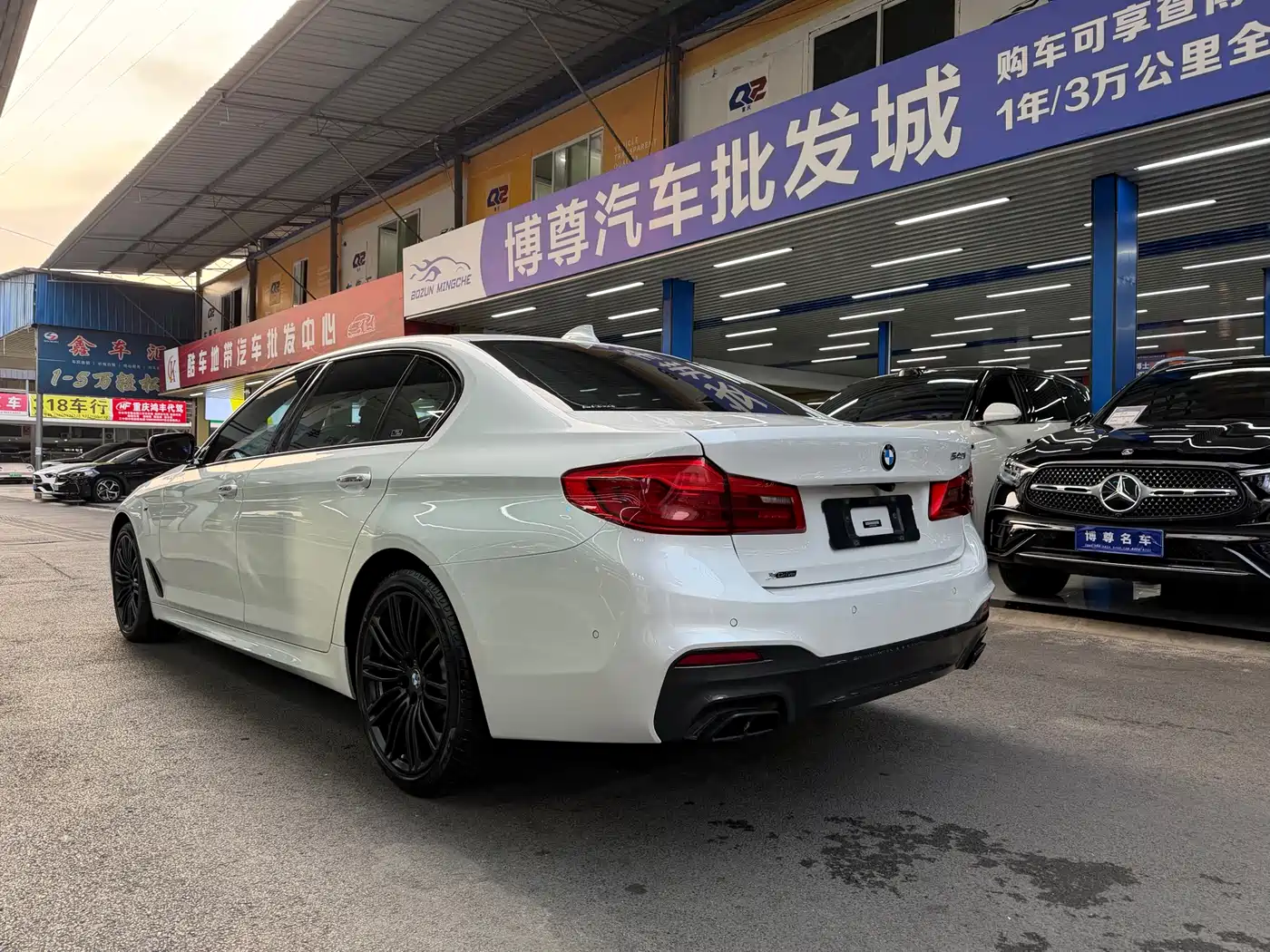 BMW 5 Series 2018 530Li Premium M Sport Package фото 24