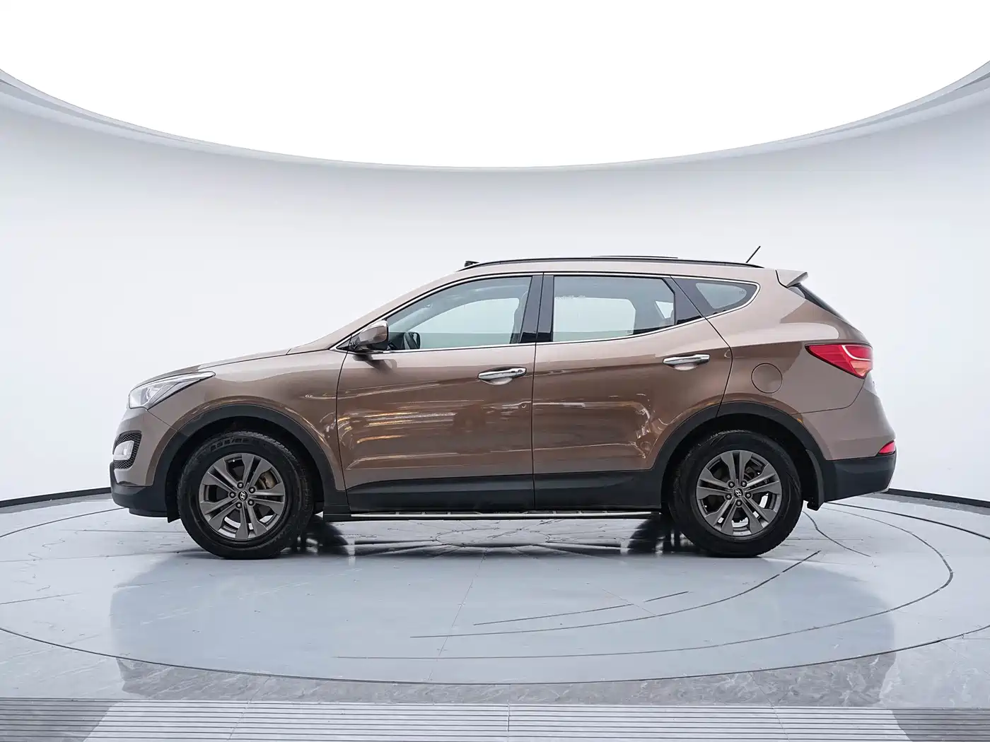 Hyundai Santa Fe 2013 Model 2.4L Automatic 2WD Smart фото 4