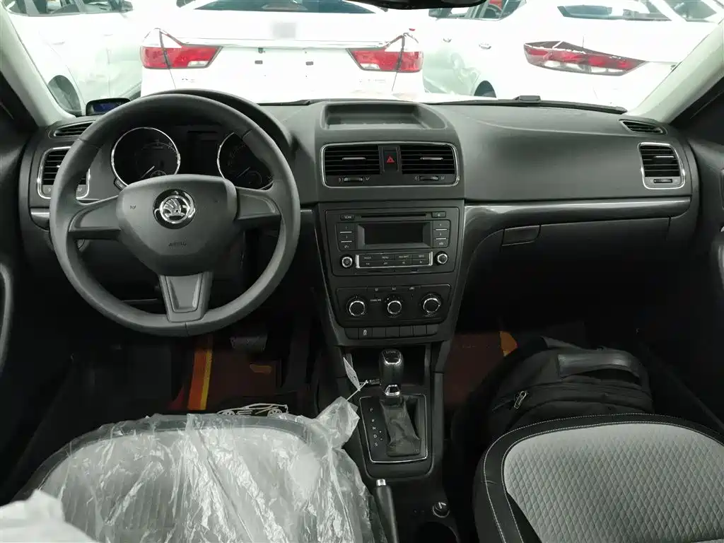 Škoda Yeti 2016 1.4TSI DSG Forward Edition фото 10