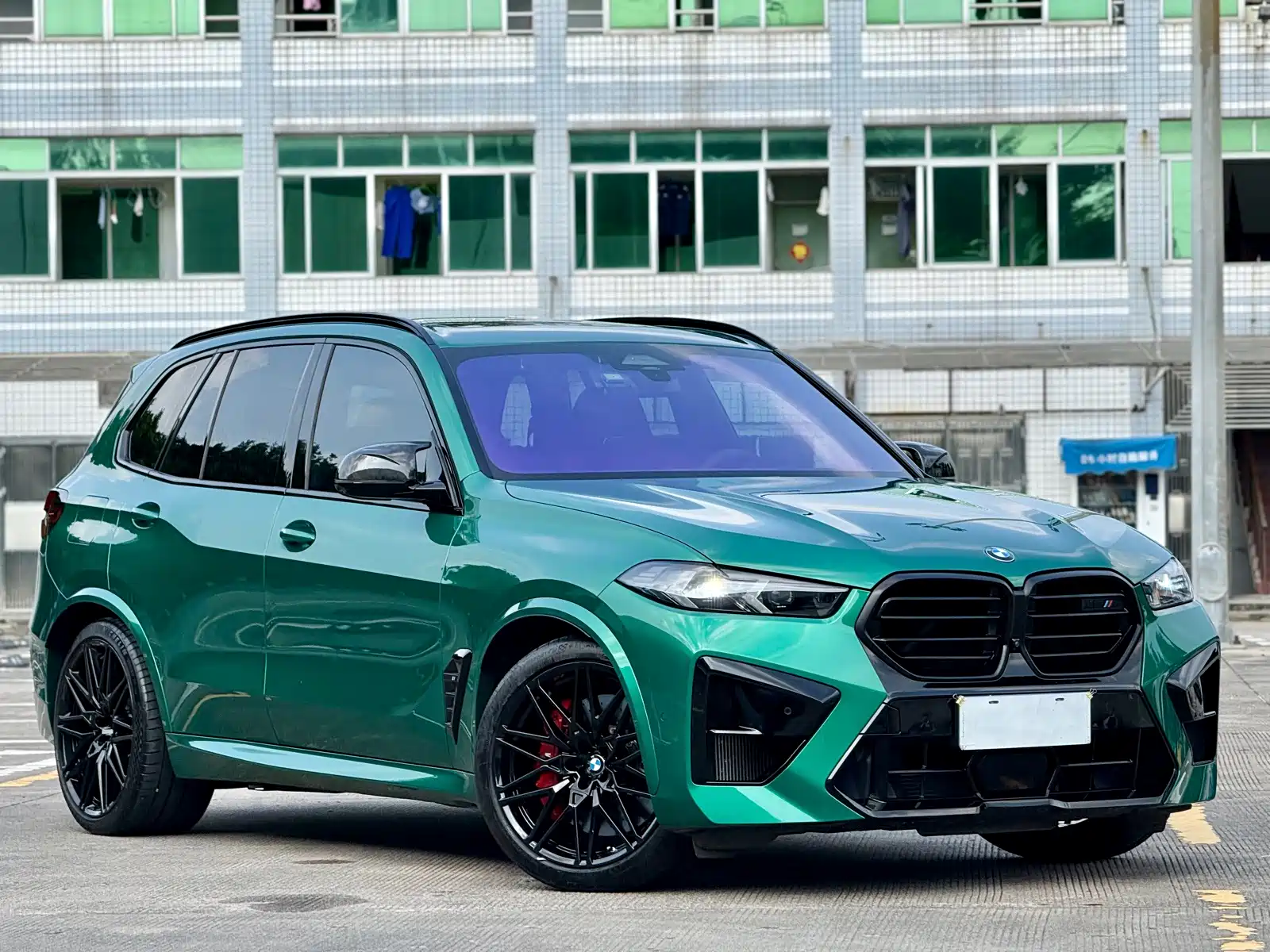 Photo 3 - BMW X5 M